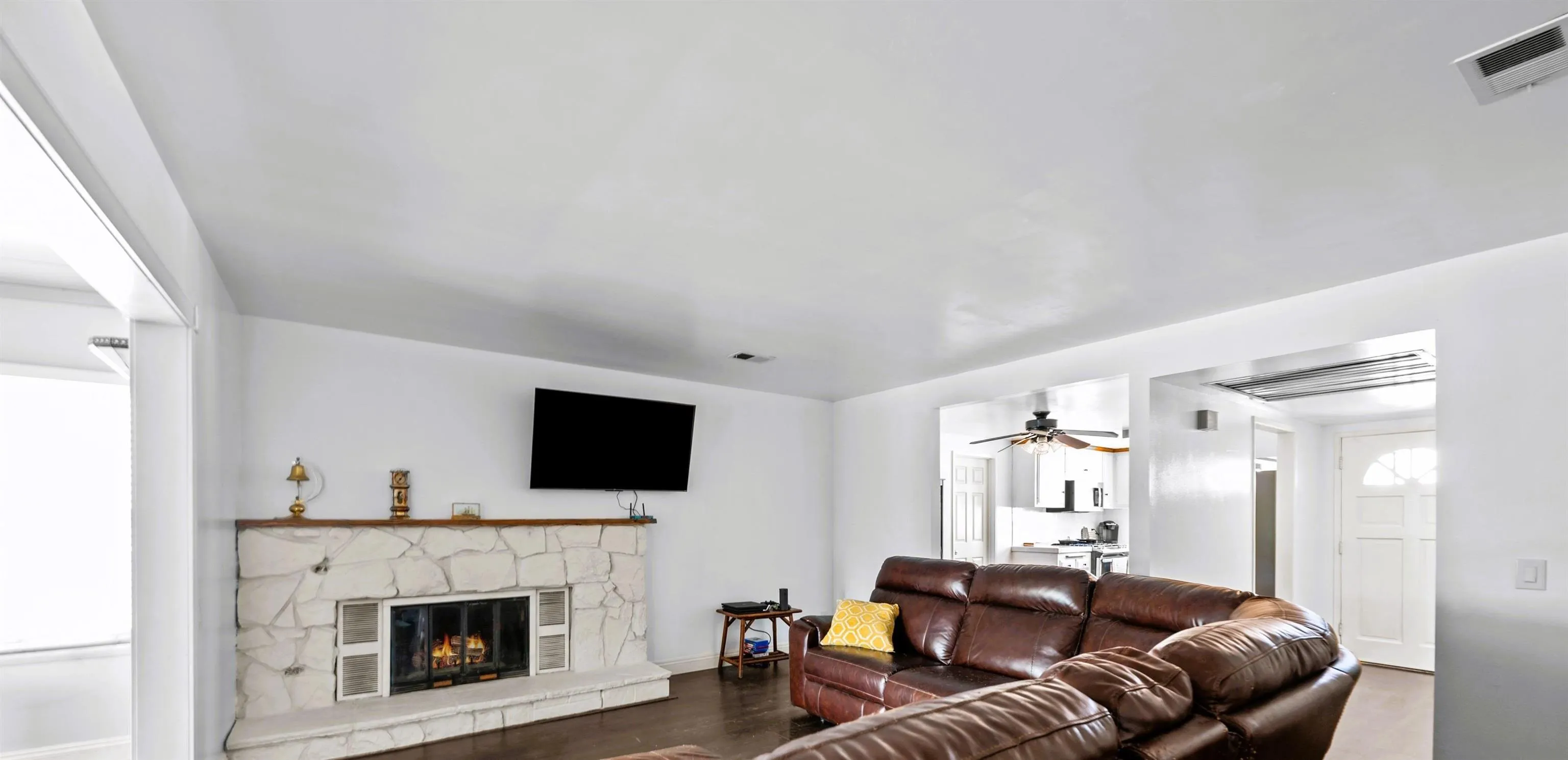https://cdn.realtyfeed.com/cdn/127/250037429/574374c4076aaa1715cf7b66eab01b38.webp