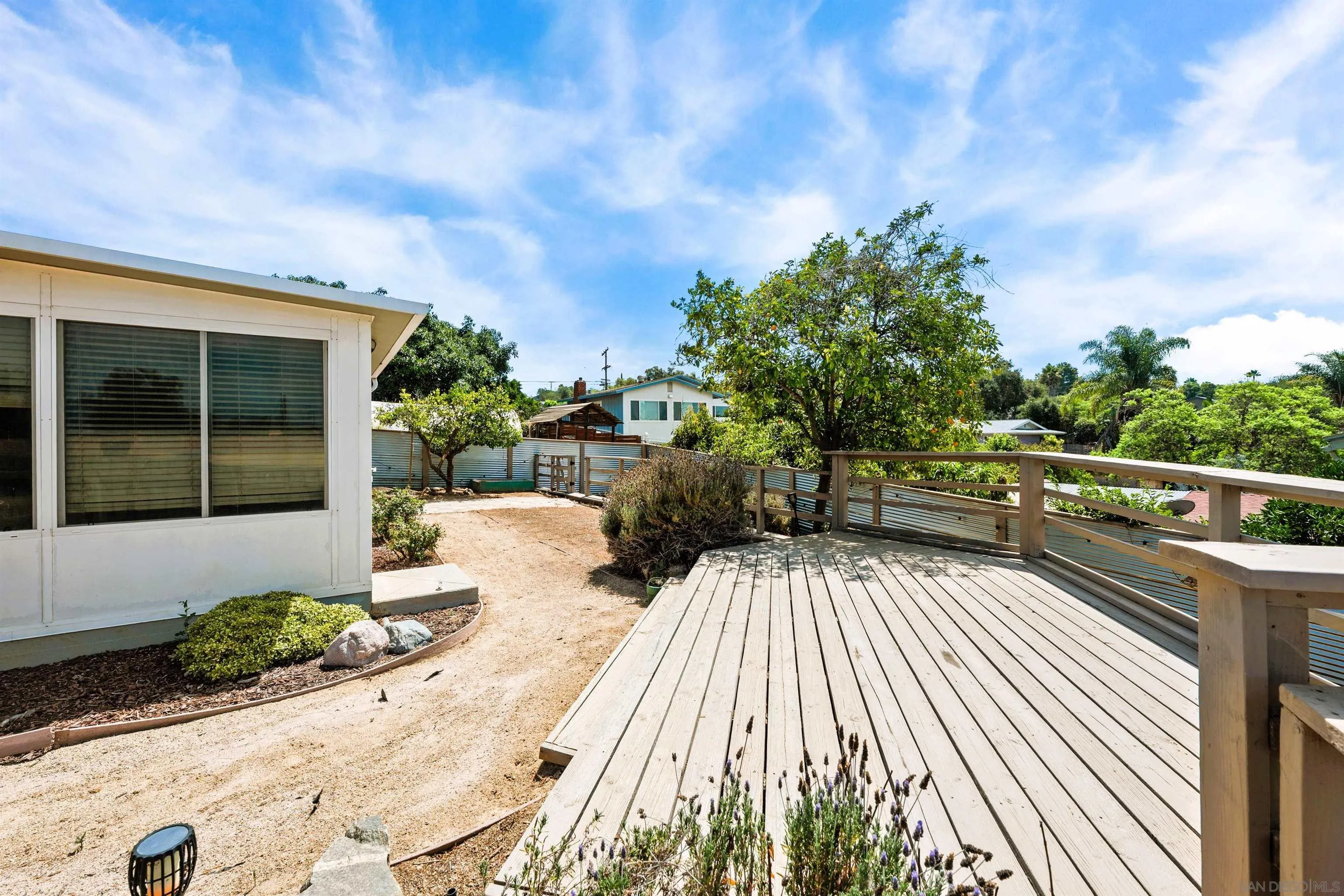 https://cdn.realtyfeed.com/cdn/127/250037429/7662817e2382bcc859bb929940bba190.webp