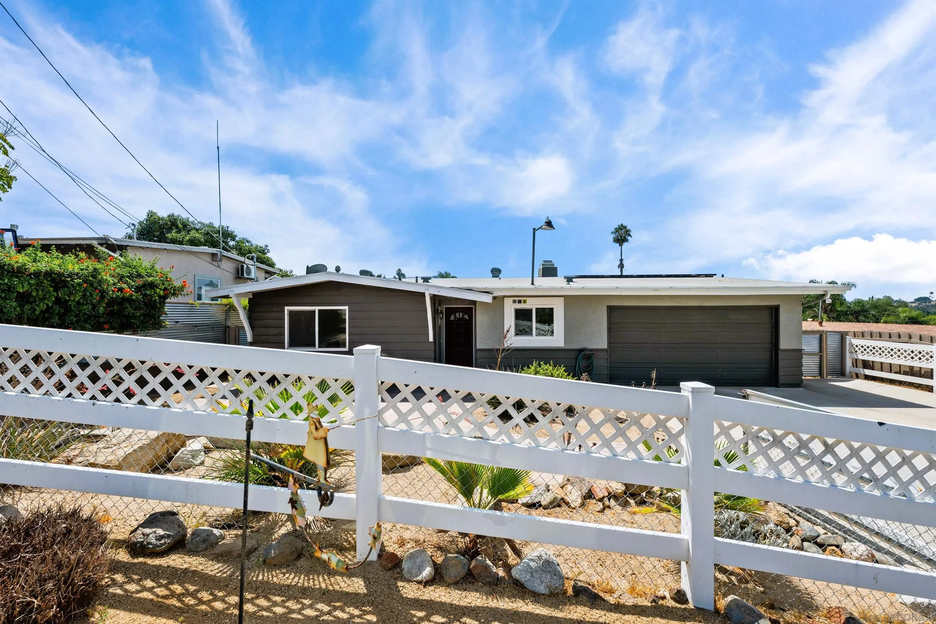 https://cdn.realtyfeed.com/cdn/127/250037429/e9d26c327c13a61430d0926417b2096a.webp