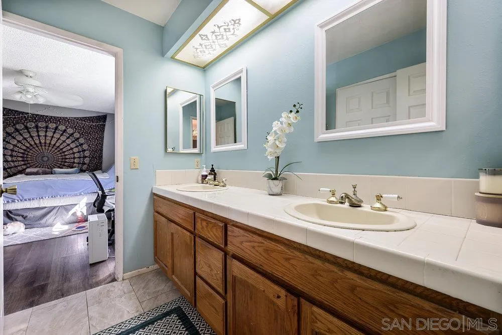 https://cdn.realtyfeed.com/cdn/127/250037430/d84bc578a36f43c1c377c24af560027c.webp