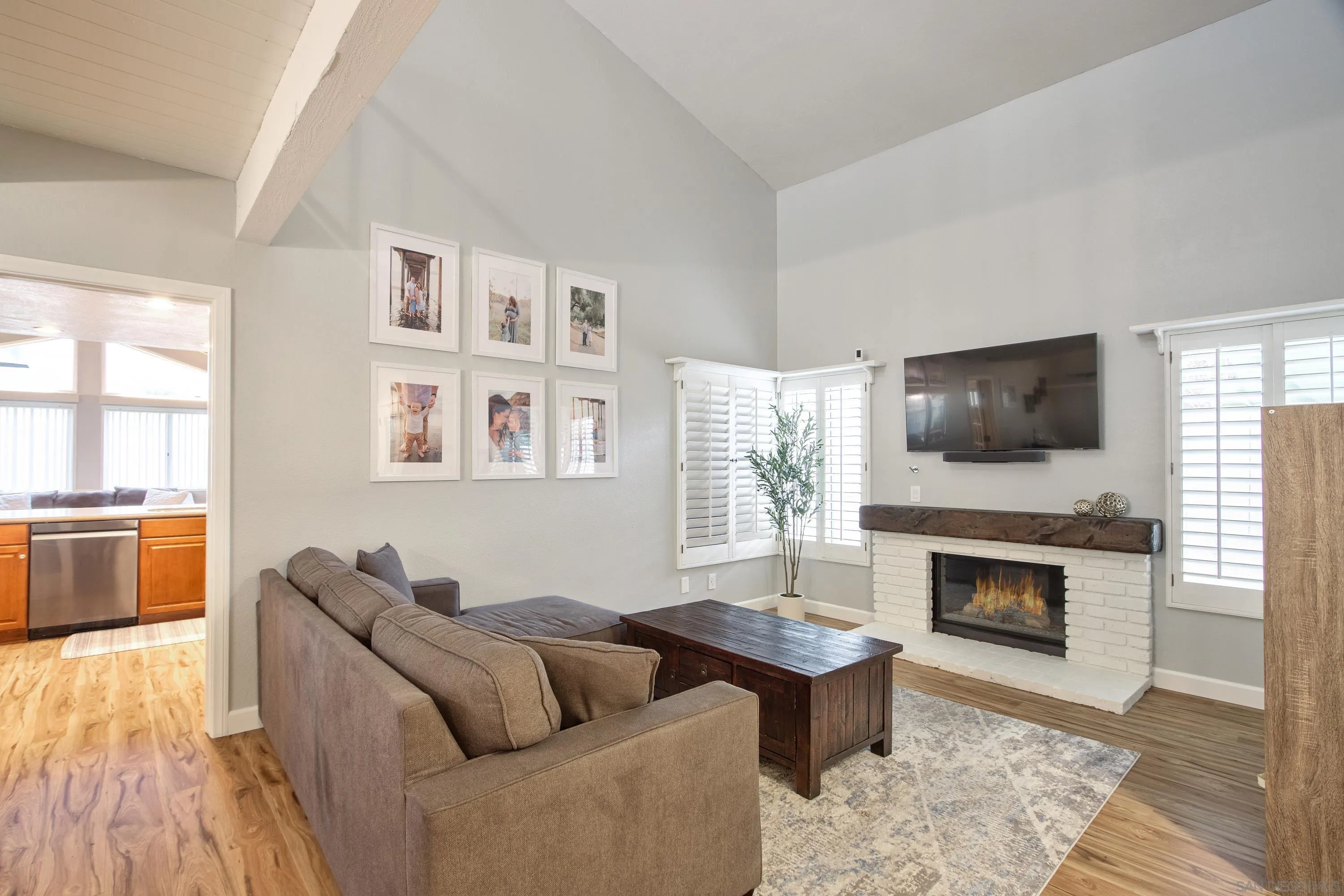 https://cdn.realtyfeed.com/cdn/127/250037431/0b025acc6f6c421fe144396e4a8451bd.webp