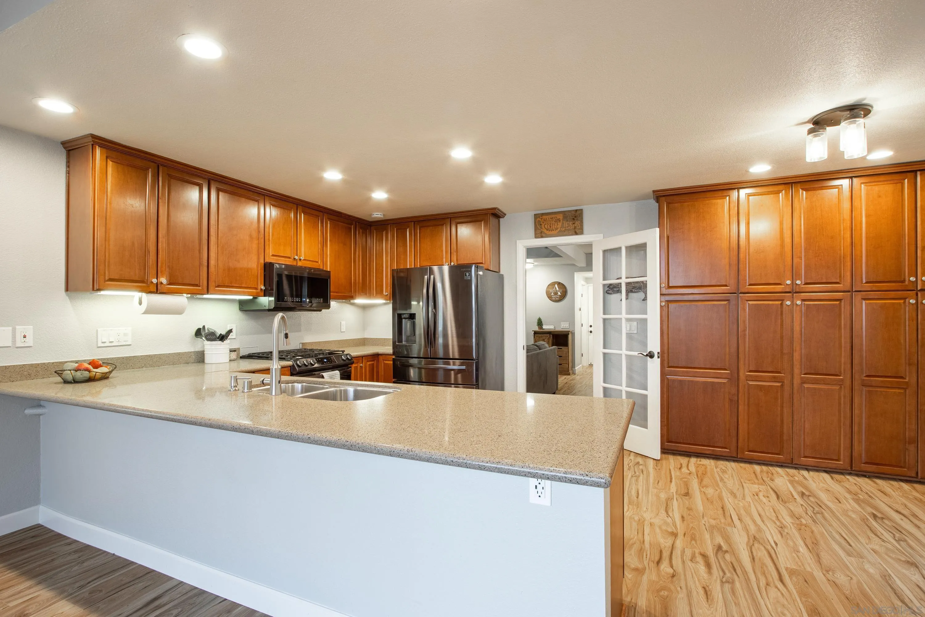 https://cdn.realtyfeed.com/cdn/127/250037431/30bc1ab911ba4ba5977d402eff9a40b3.webp
