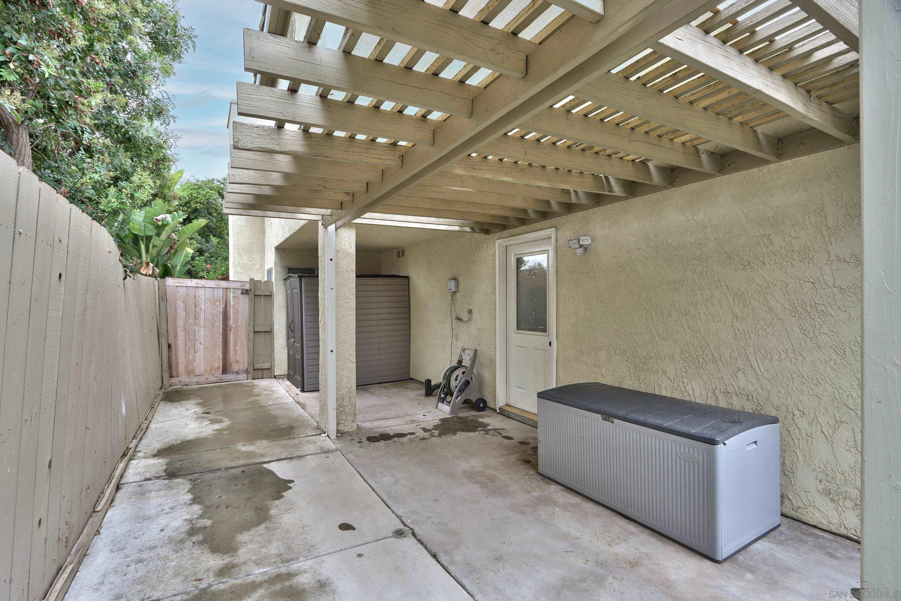 https://cdn.realtyfeed.com/cdn/127/250037431/8f58f9ba00c8635c7ff1a3d7ec702960.webp