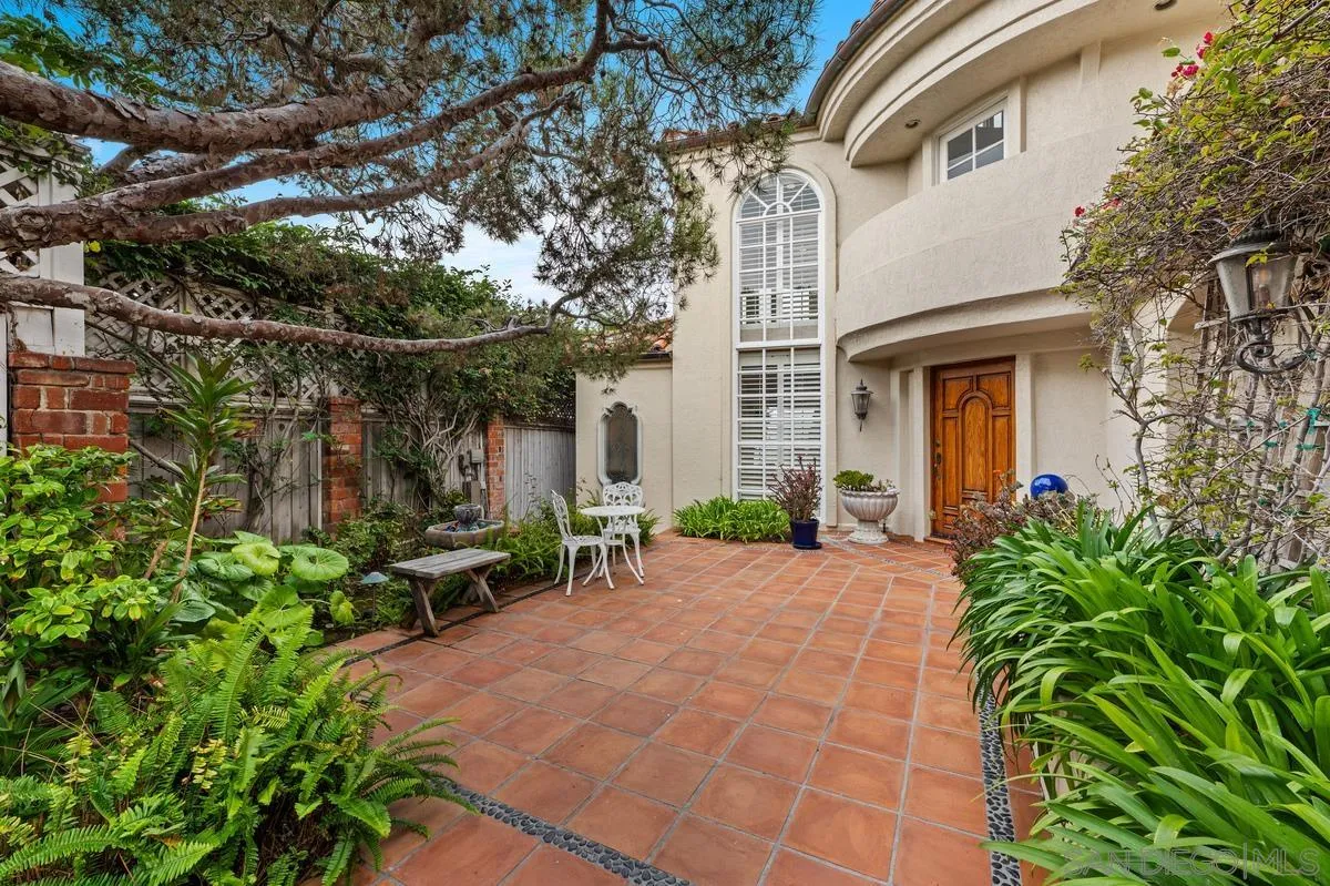 https://cdn.realtyfeed.com/cdn/127/250037432/a5800be6907320ae7be96156904f651b.webp