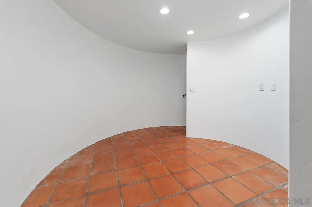 https://cdn.realtyfeed.com/cdn/127/250037432/d35d84b05bf2720b7eb8483322caedd8.webp