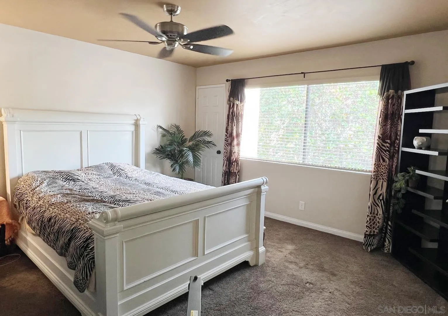 https://cdn.realtyfeed.com/cdn/127/250037433/4f174953f1ffd0e56a158ce591ce220d.webp