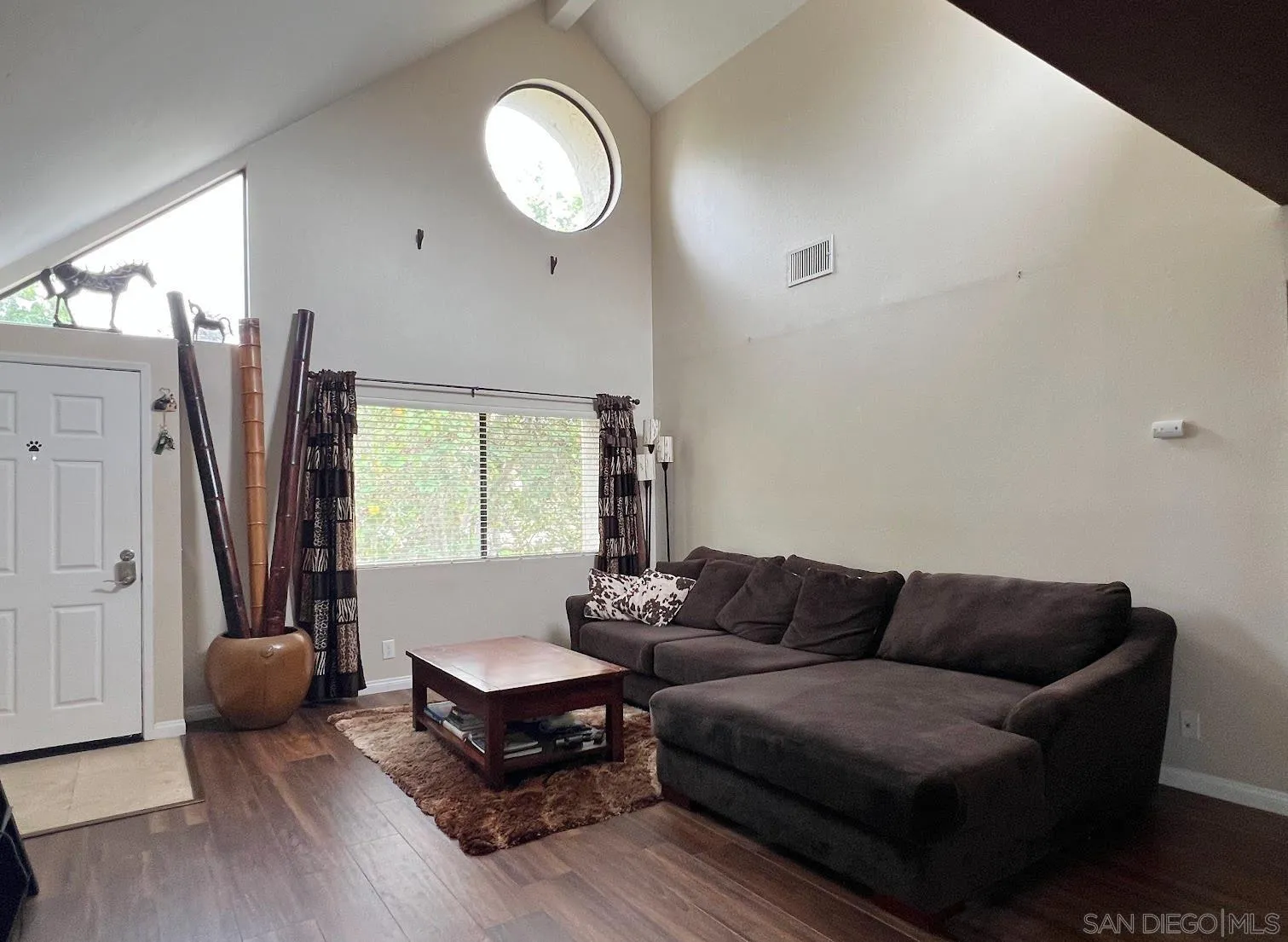 https://cdn.realtyfeed.com/cdn/127/250037433/786ea25feca4d7355d51e36777548016.webp