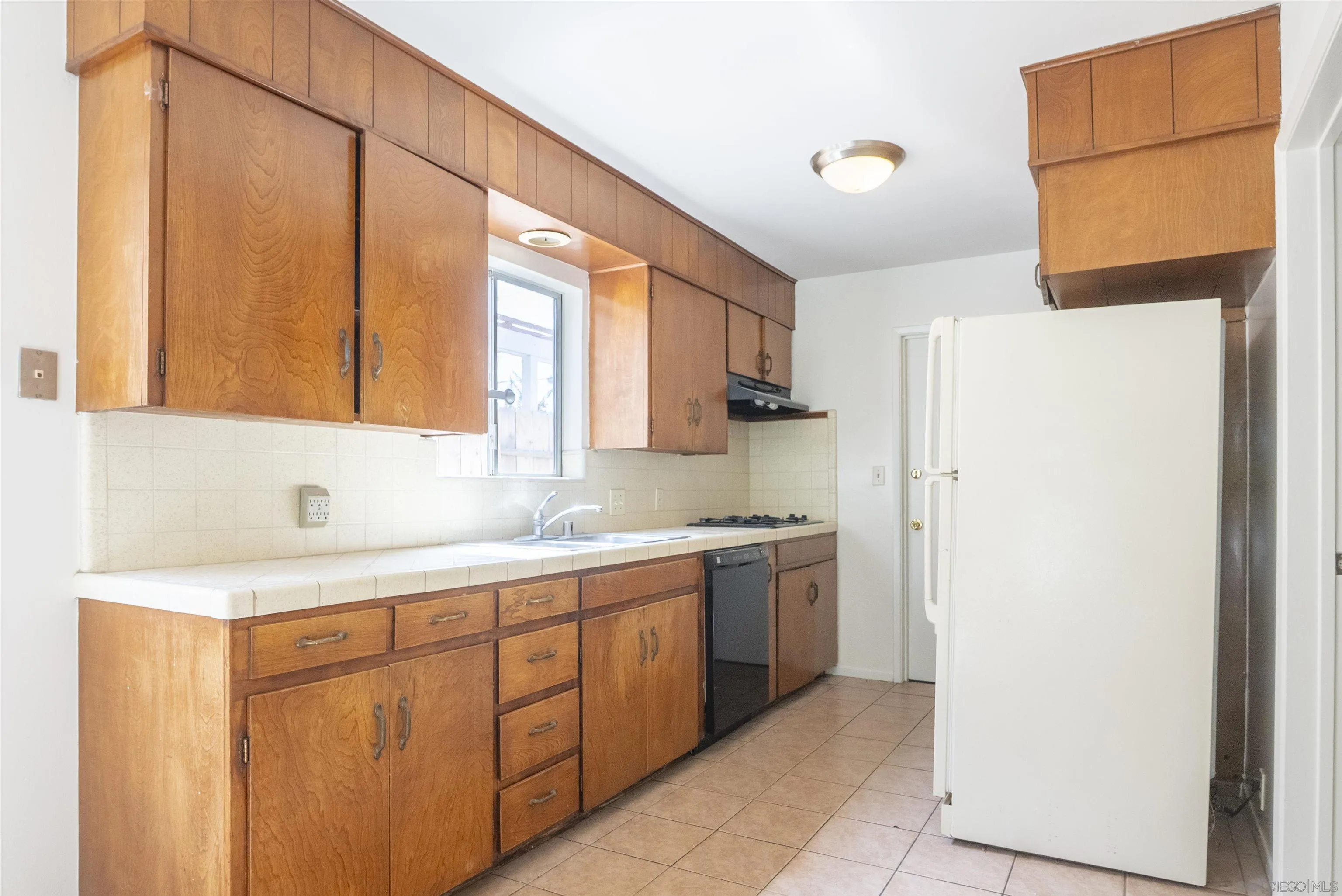 https://cdn.realtyfeed.com/cdn/127/250037434/40b233dc4f9e786fc7ceb964032dc21c.webp