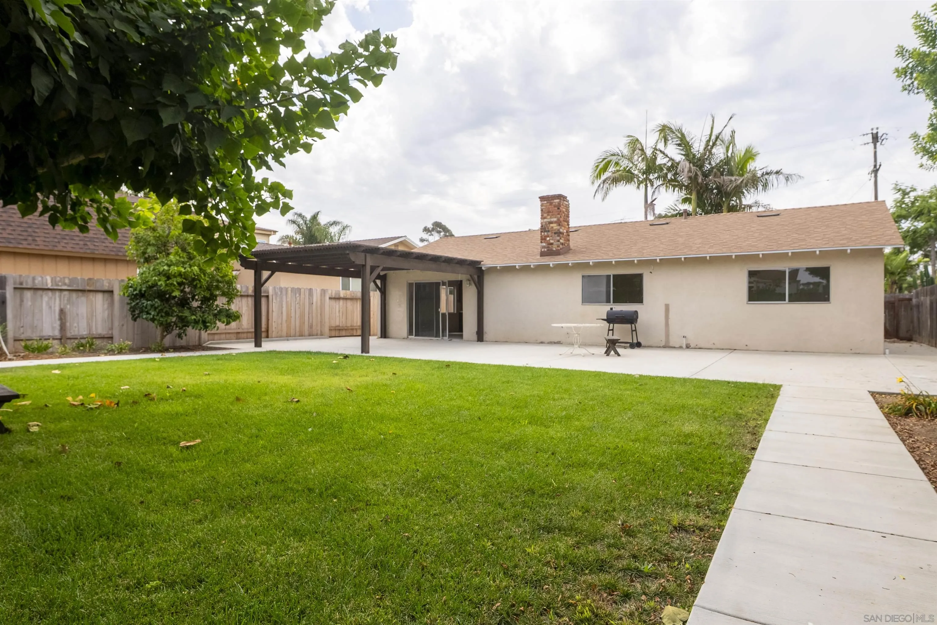 https://cdn.realtyfeed.com/cdn/127/250037434/e7f2e7fef900d077f3dd3aa15bd48961.webp