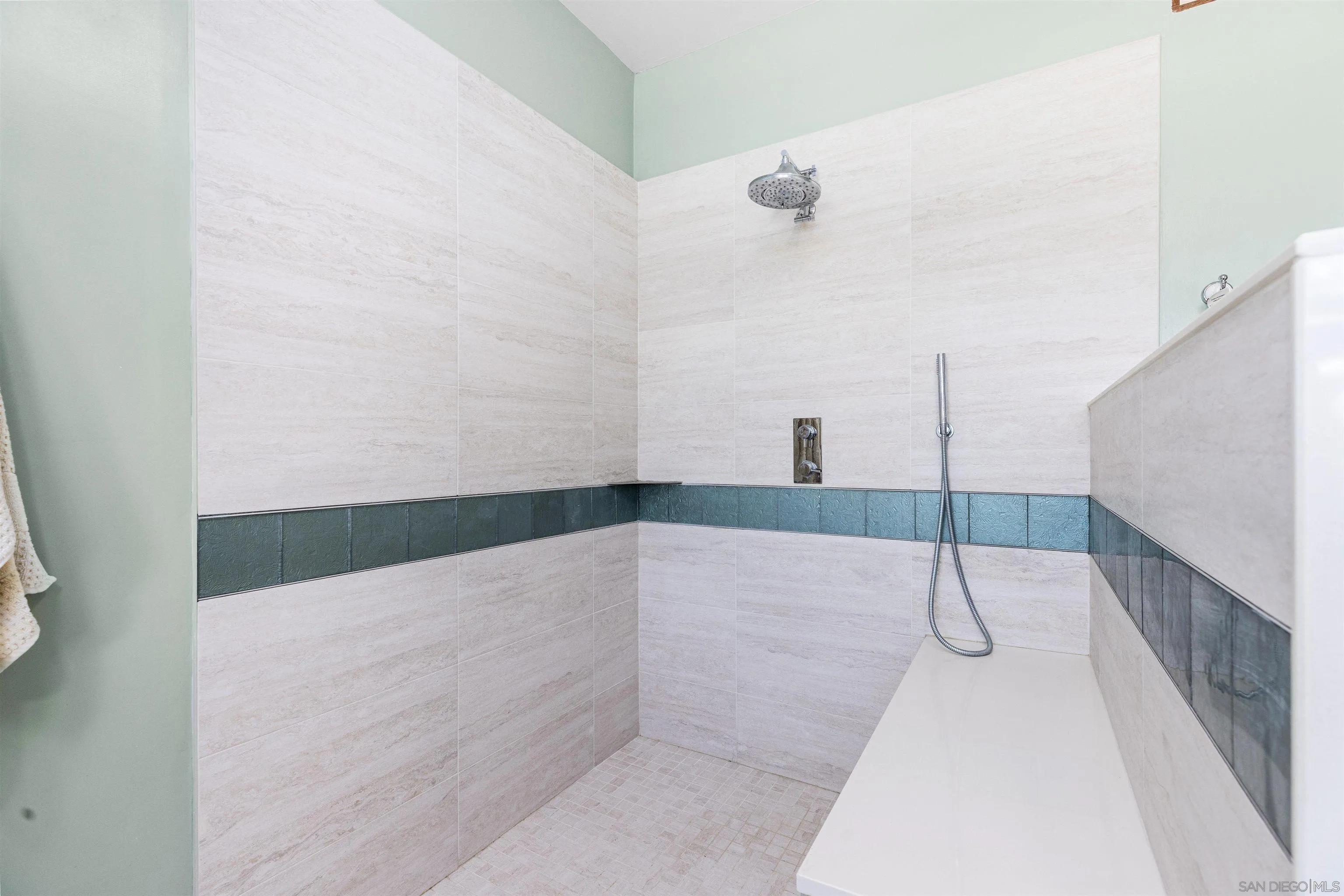 https://cdn.realtyfeed.com/cdn/127/250037437/02914d8709b327b4644bf316533f1d7d.webp