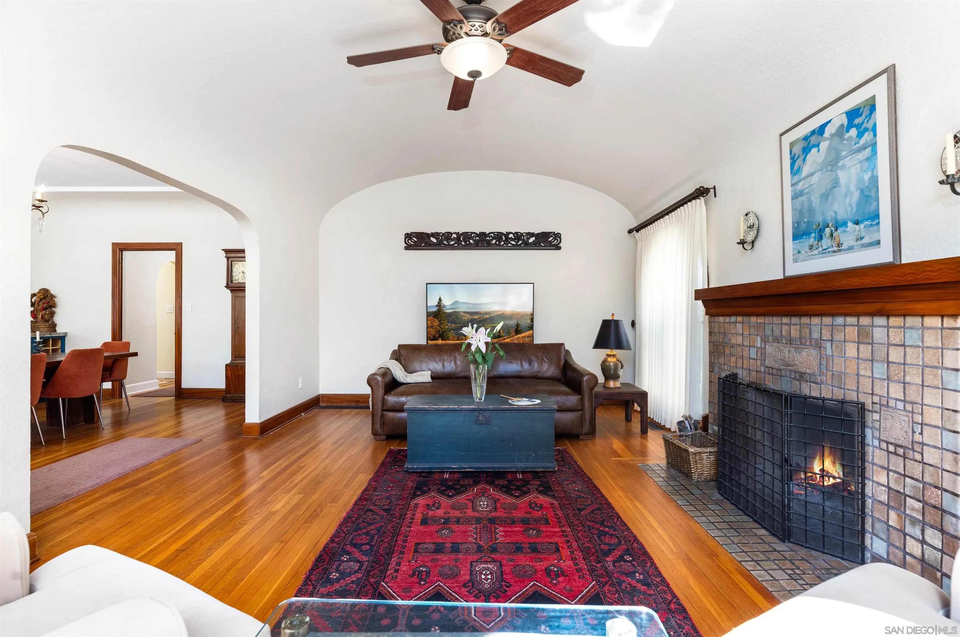 https://cdn.realtyfeed.com/cdn/127/250037437/2a95c67f52f6ea29c1492030fb092b3b.webp