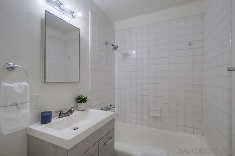 https://cdn.realtyfeed.com/cdn/127/250037438/2bb30df6d076d864ca4e53658c4f81b8.webp