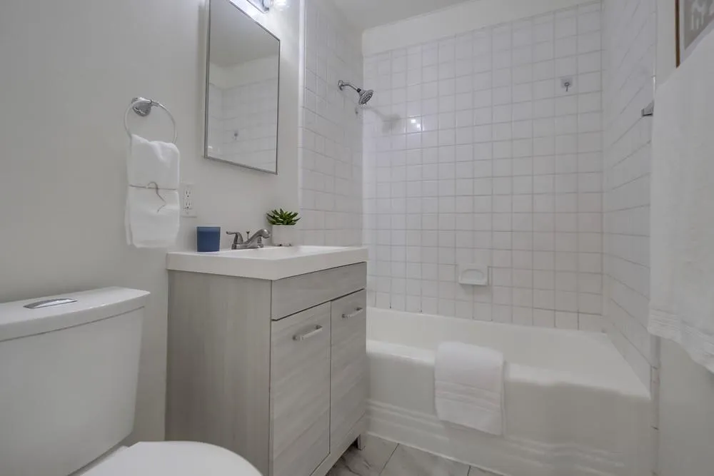 https://cdn.realtyfeed.com/cdn/127/250037438/352b95cf8ce5a2bc6be90c54bc2430cf.webp