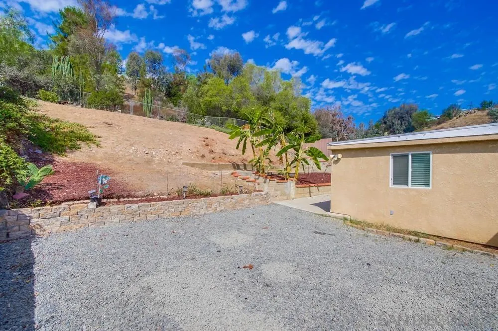 https://cdn.realtyfeed.com/cdn/127/250037438/37d80ea8c7ddd35b21202908ecef7bf1.webp
