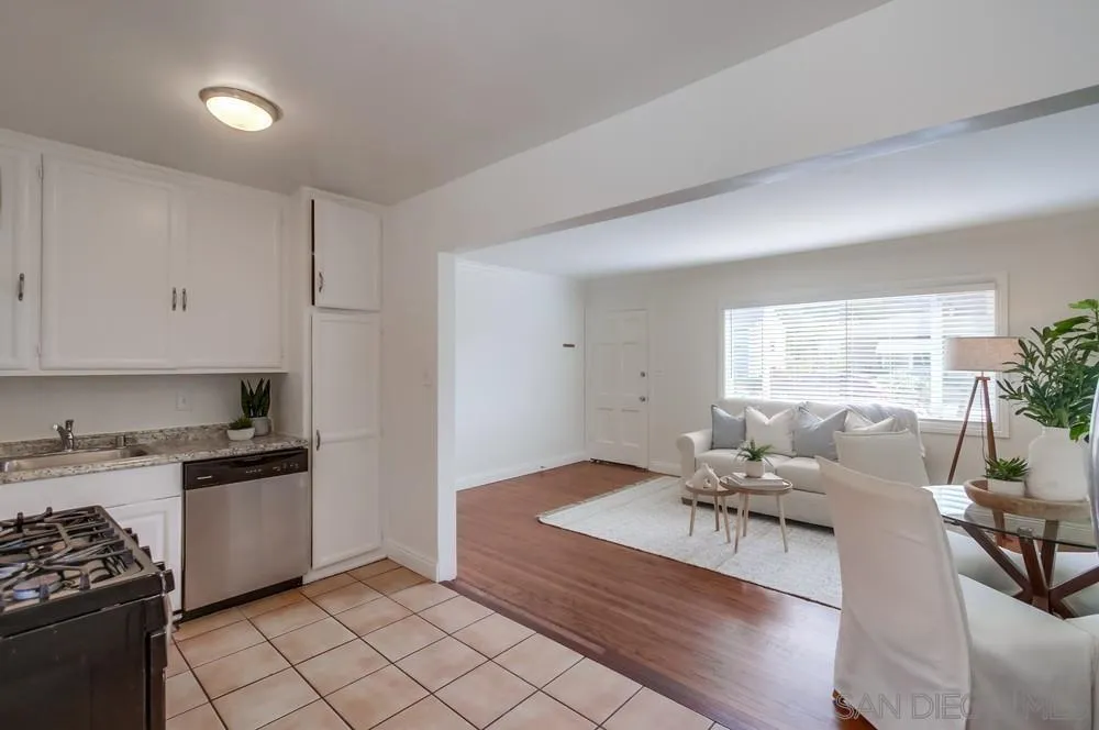 https://cdn.realtyfeed.com/cdn/127/250037438/f2de5c46f3b9863fd4eb8609fbdbfe00.webp