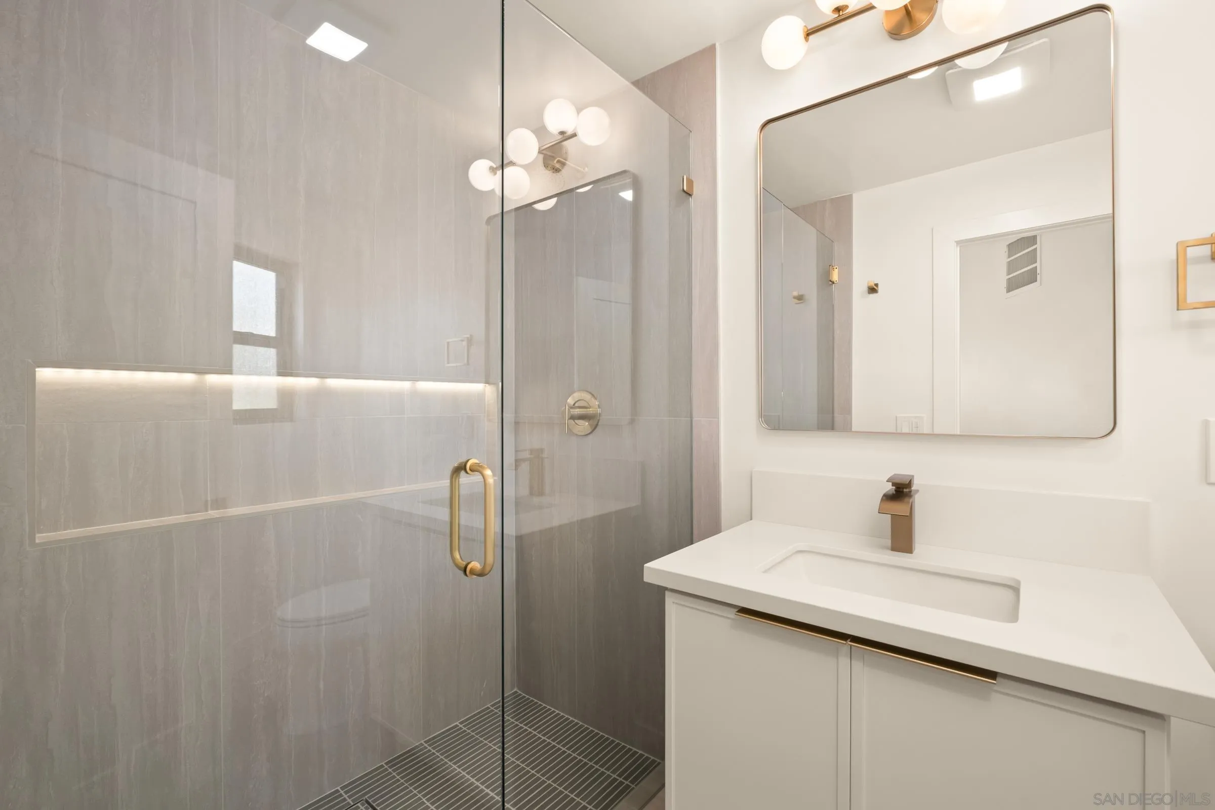 https://cdn.realtyfeed.com/cdn/127/250037439/1e36944d625826d77761c8ca009ffea7.webp