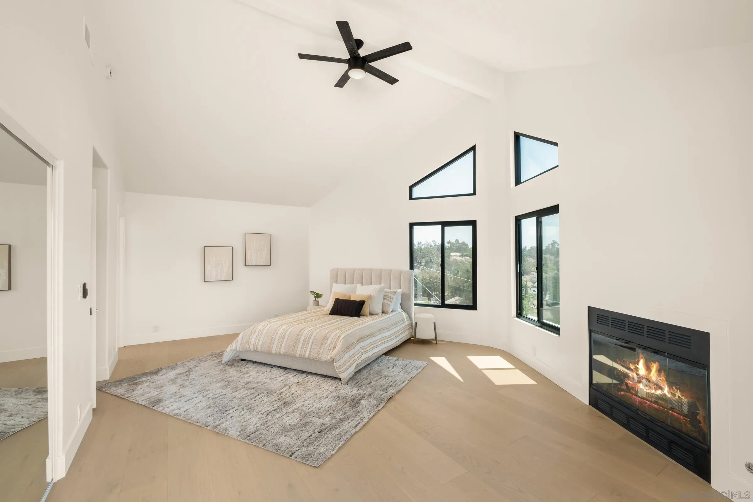 https://cdn.realtyfeed.com/cdn/127/250037439/73087ef40c43f5c58d9f12796acb665b.webp