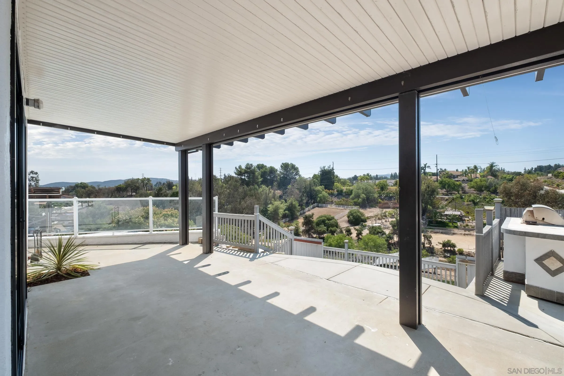 https://cdn.realtyfeed.com/cdn/127/250037439/a38fb52f6d71a94eb7cebcd300bdf373.webp