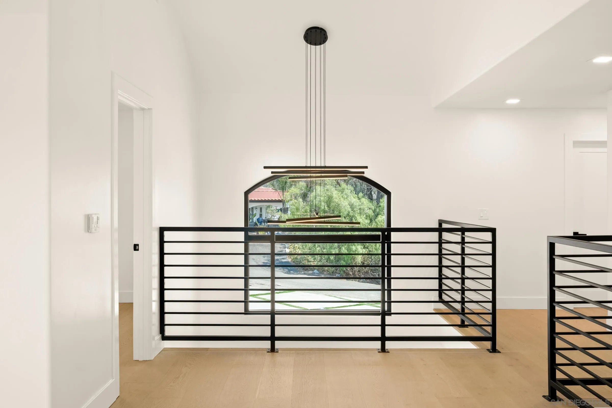 https://cdn.realtyfeed.com/cdn/127/250037439/f2e82e2a2ebc5fd9ab35fb25cfdfa47a.webp
