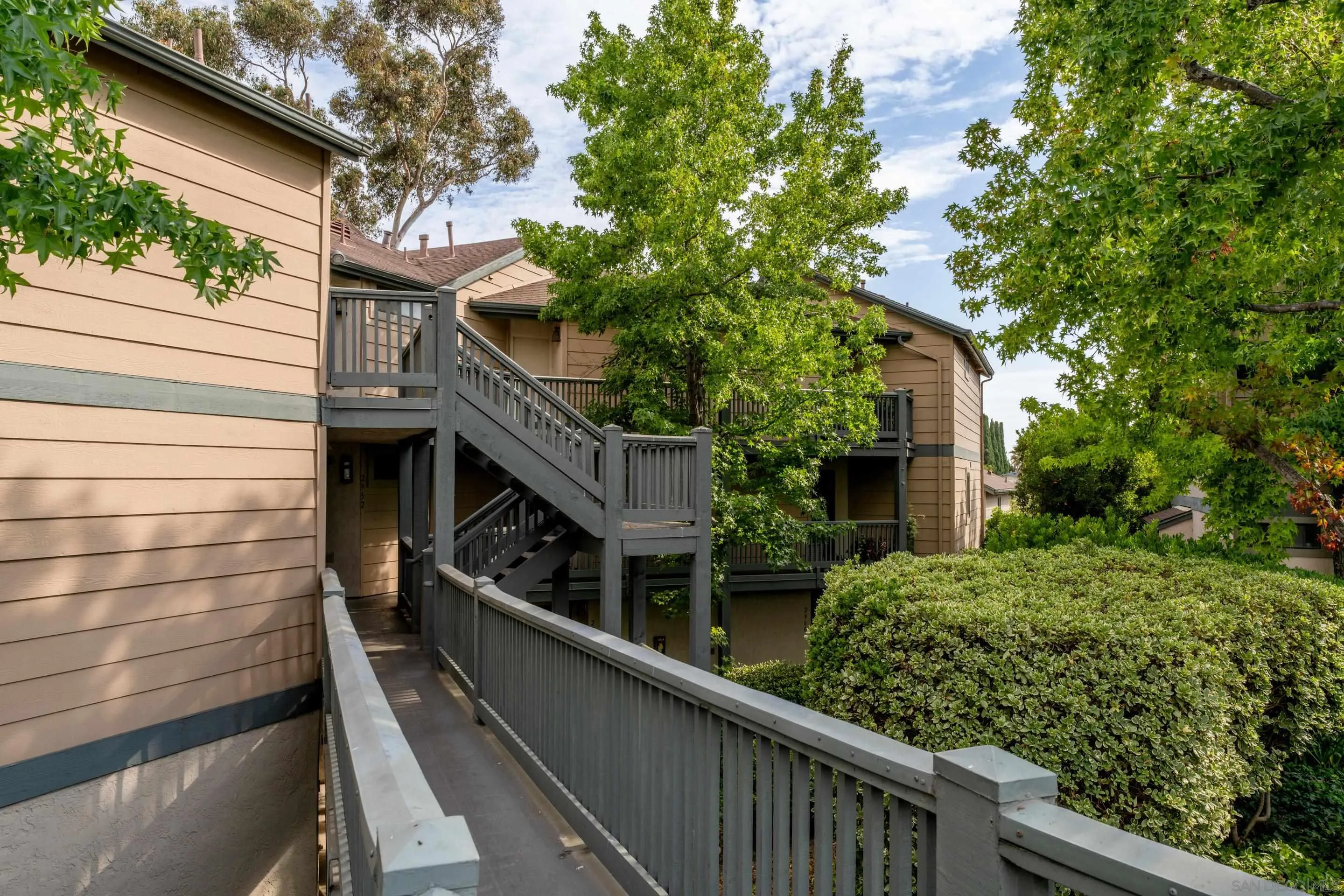 https://cdn.realtyfeed.com/cdn/127/250037445/2cd49bfb41df87b8f3d401d1994613a7.webp