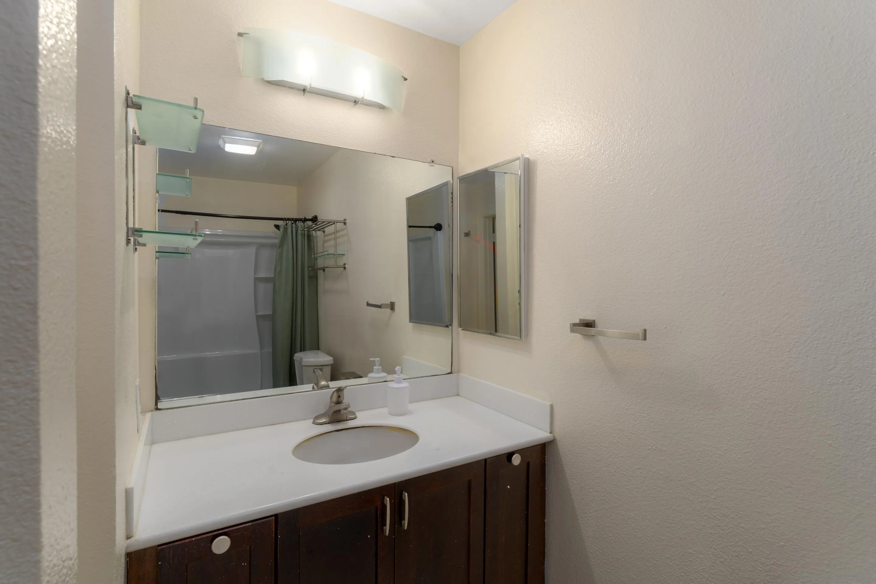 https://cdn.realtyfeed.com/cdn/127/250037445/37b7336abd3da75d1ca2c068a1bc39da.webp