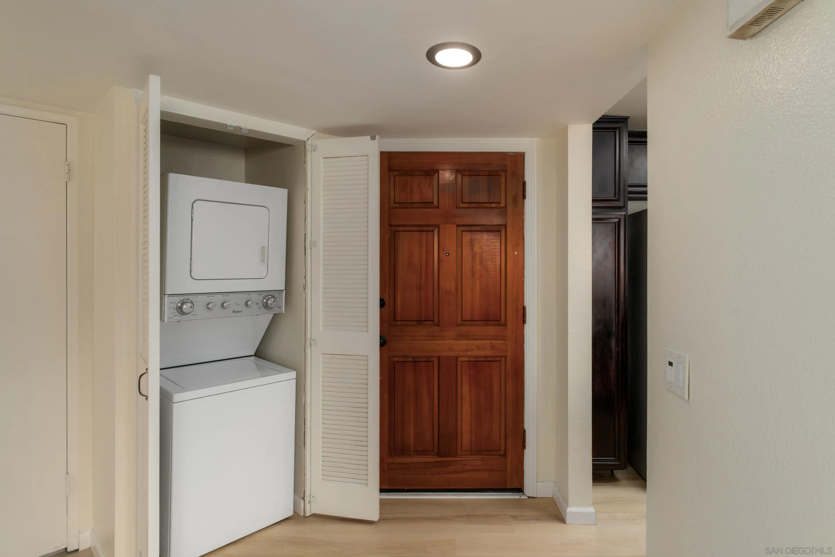 https://cdn.realtyfeed.com/cdn/127/250037445/c3be5258eaa4669ba91596a83b5f0790.webp