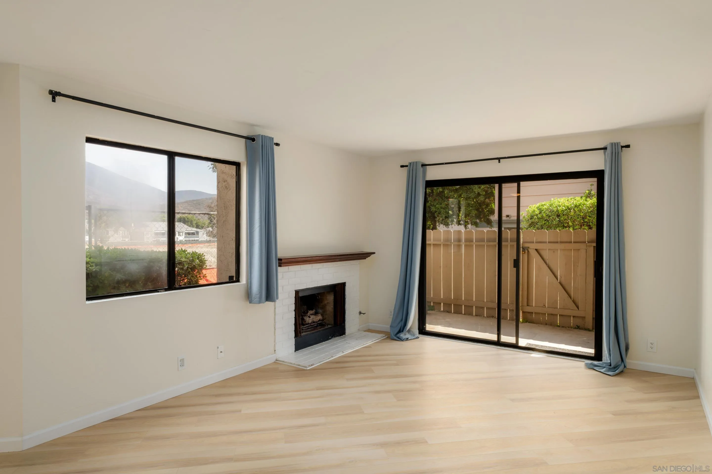 https://cdn.realtyfeed.com/cdn/127/250037445/f148a964104870e0f45b5520a47a7a9e.webp