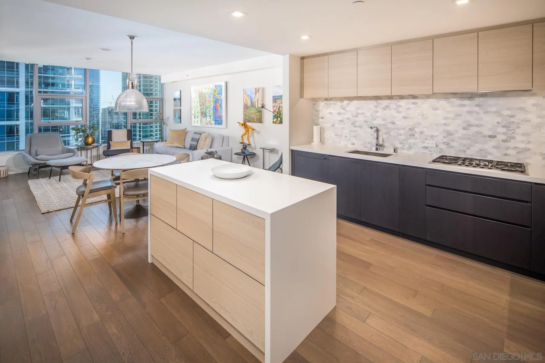 https://cdn.realtyfeed.com/cdn/127/250037449/1da42419b6b44d7d1217dbc5e60cec3c.webp