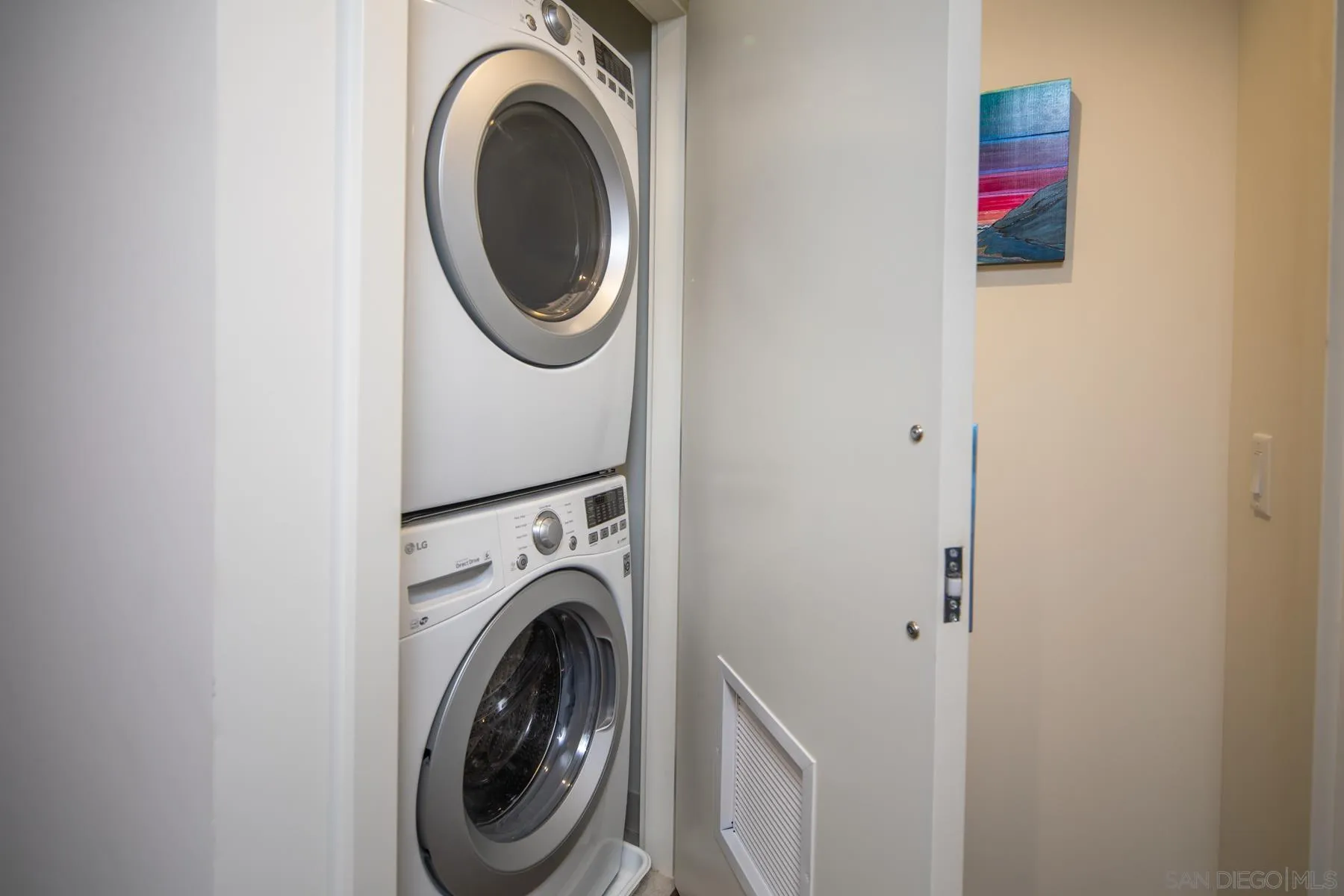 https://cdn.realtyfeed.com/cdn/127/250037449/e5b45a8b1f4578d5c16d08fc084023d8.webp