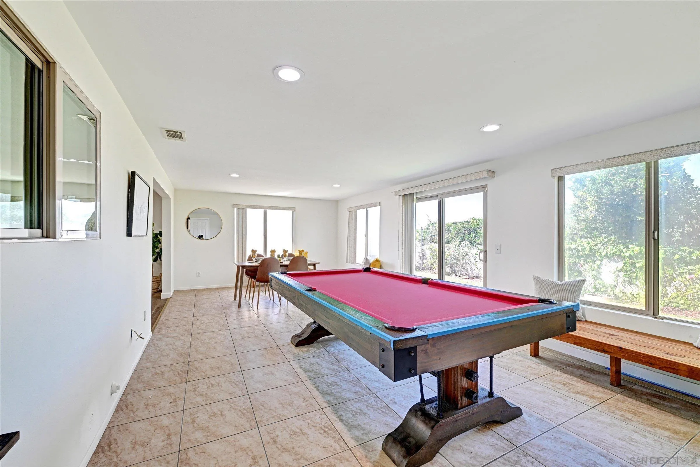 https://cdn.realtyfeed.com/cdn/127/250037450/336e1b89fb6ede0a5c295f40e2baac2d.webp