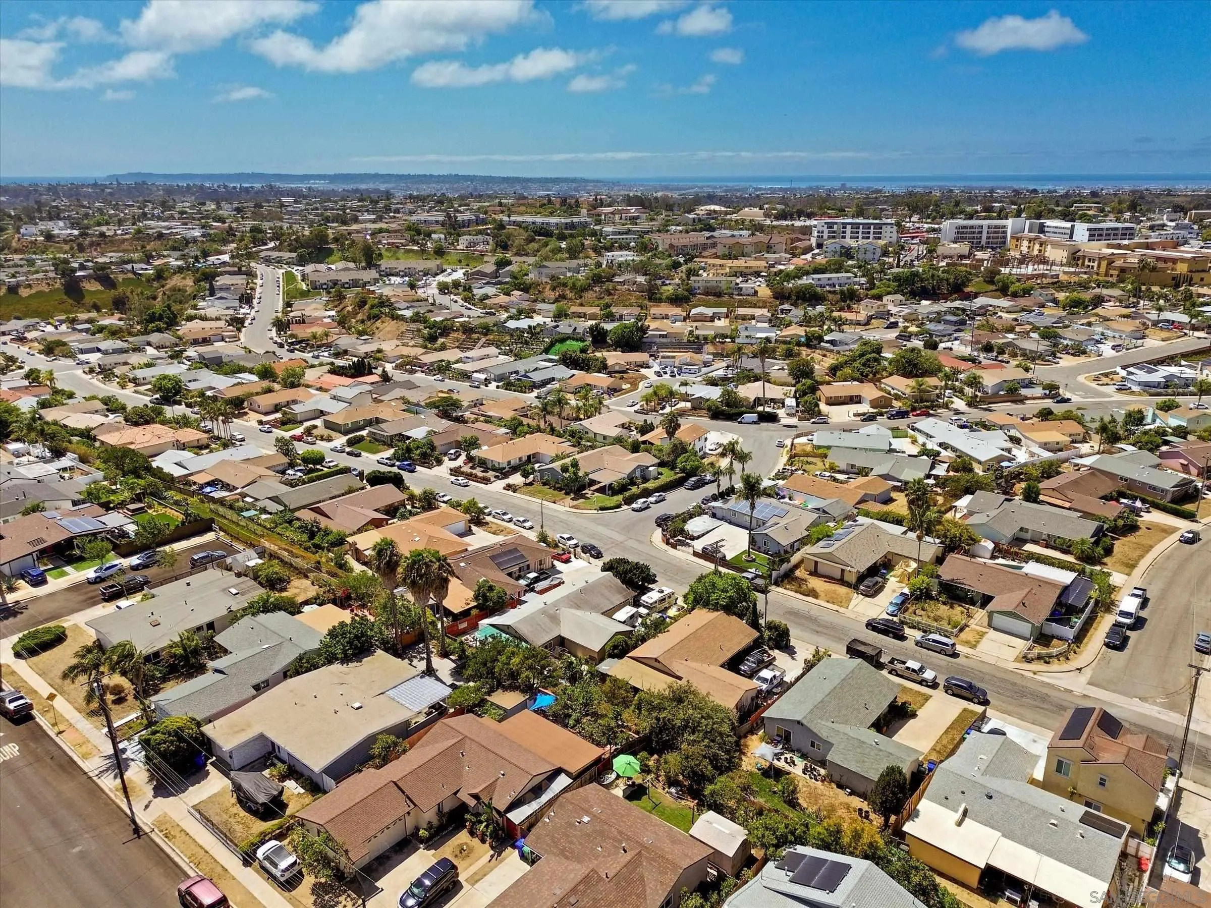 https://cdn.realtyfeed.com/cdn/127/250037450/9fce121119c9fdf0aae63e33aad29569.webp