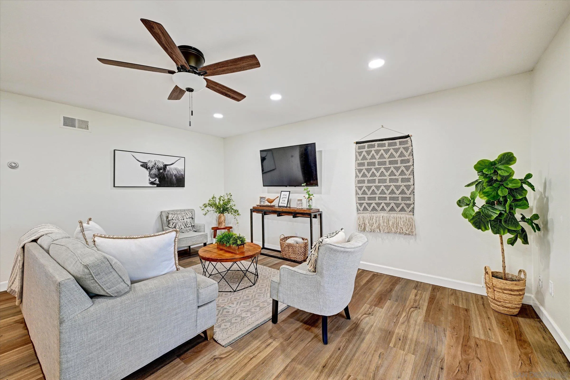 https://cdn.realtyfeed.com/cdn/127/250037450/e4a2dbaaa19a81becbc3c8135626ee6a.webp