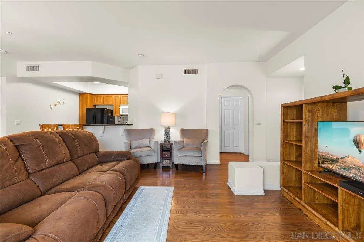 https://cdn.realtyfeed.com/cdn/127/250037451/06f74ef31a83954aad674d7bb4ed93ce.webp