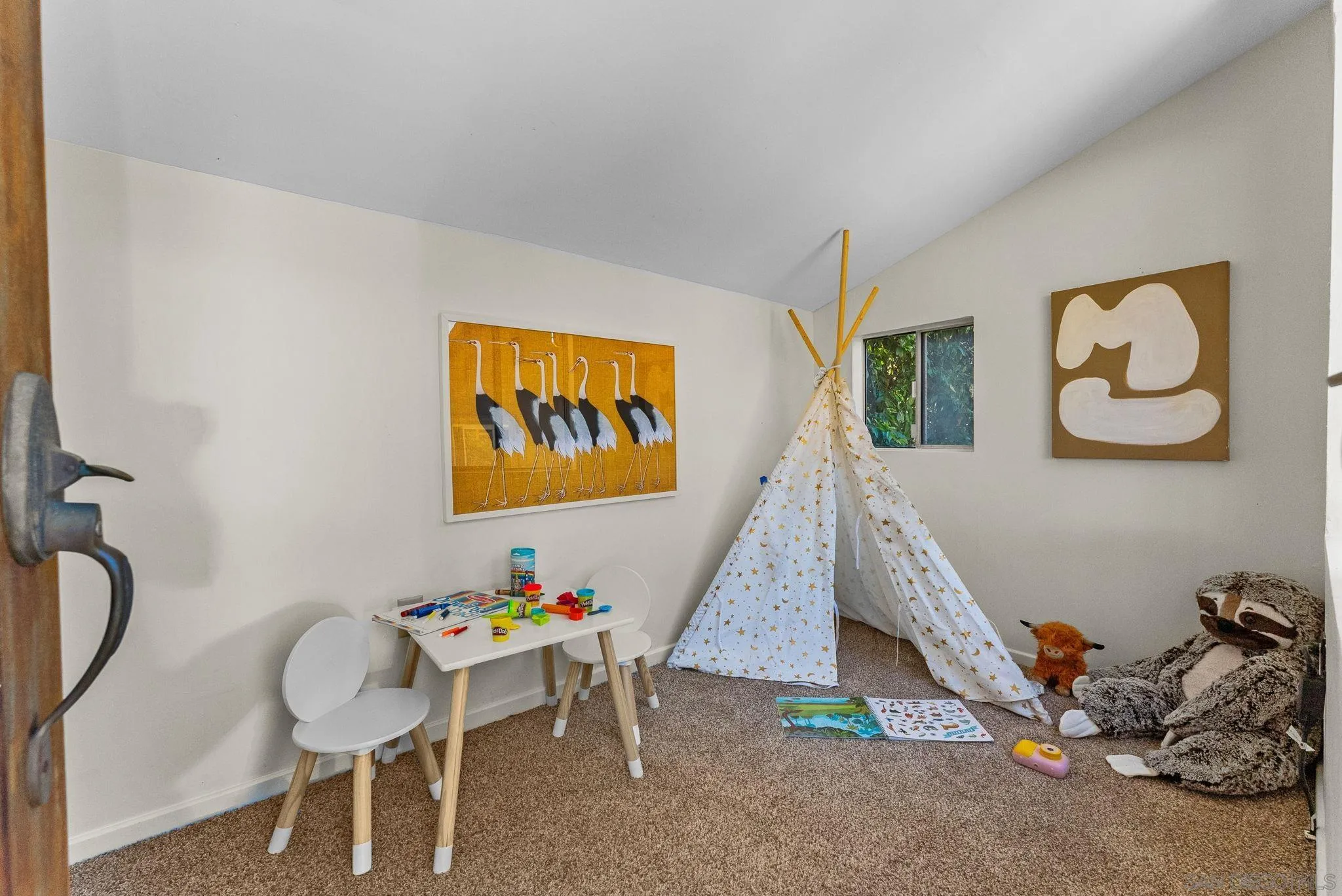 https://cdn.realtyfeed.com/cdn/127/250037452/0fcc6799da2264981ed2c4fae4a0824c.webp
