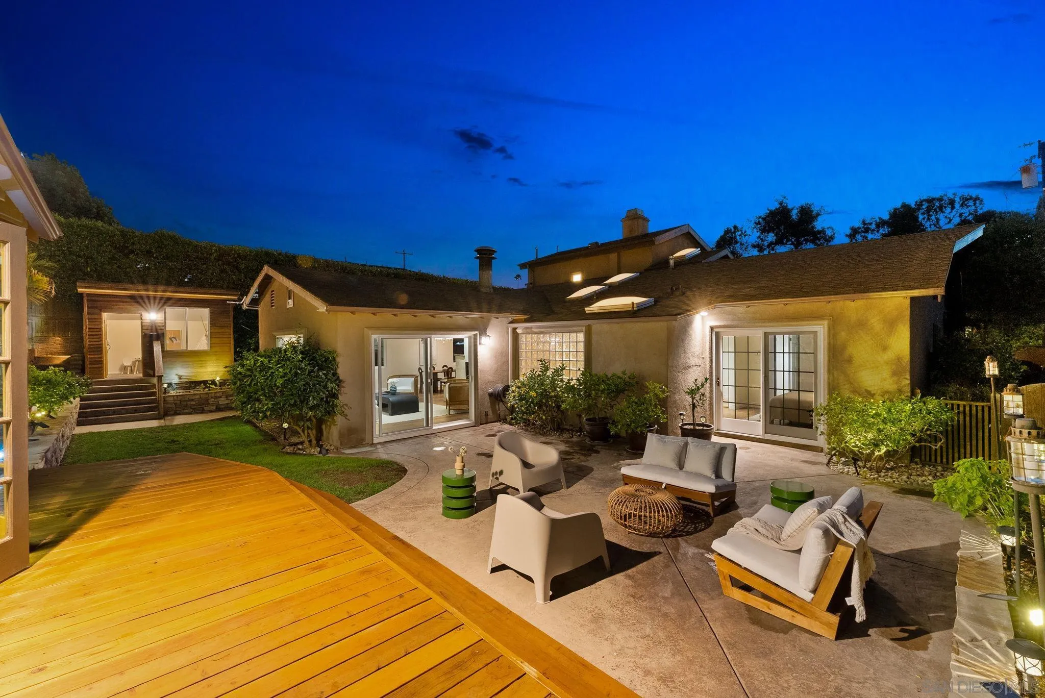 https://cdn.realtyfeed.com/cdn/127/250037452/4e608e6edf9c9378131d7d76d8c49ece.webp