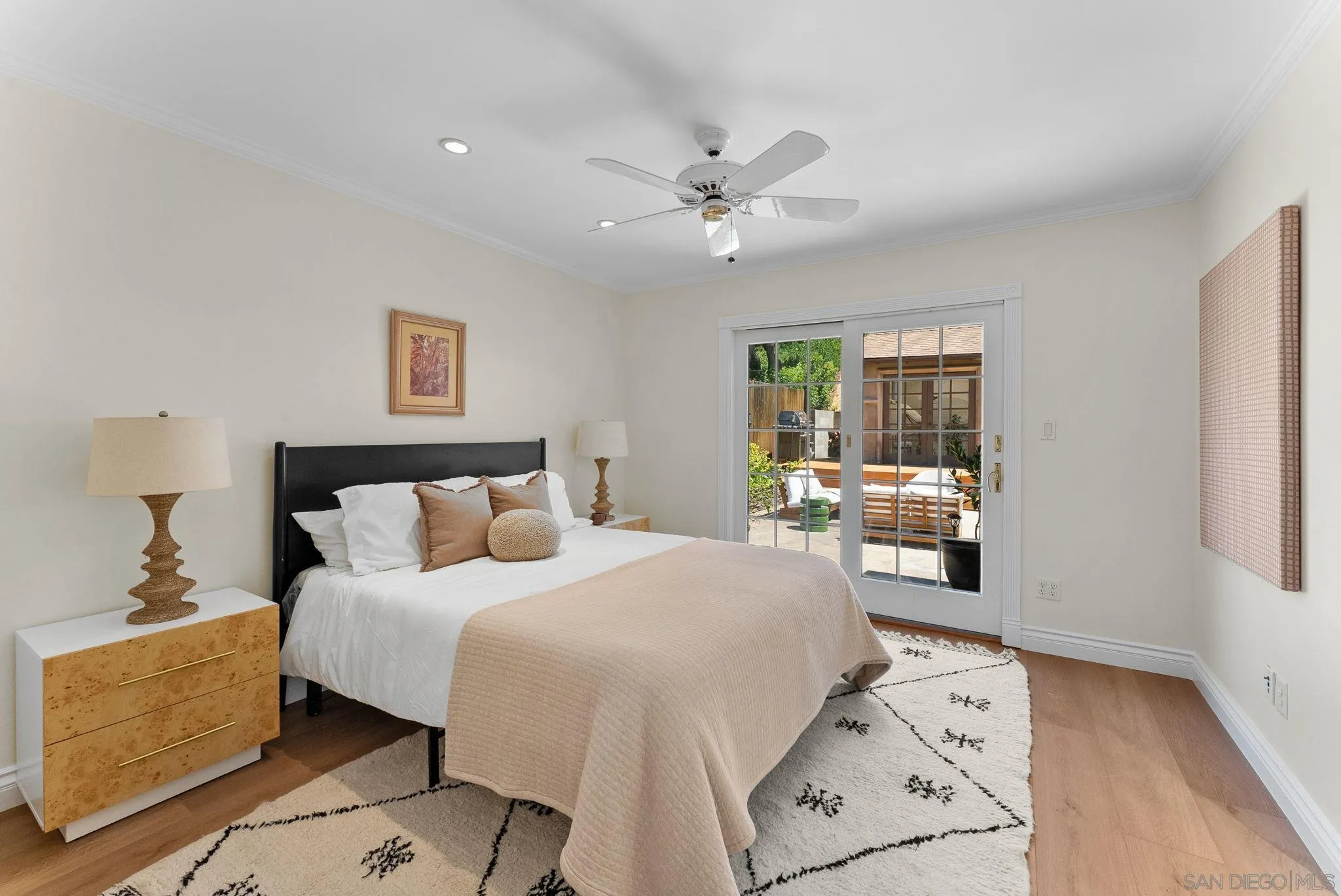 https://cdn.realtyfeed.com/cdn/127/250037452/62821369fca640bc17eac12ab97bb462.webp