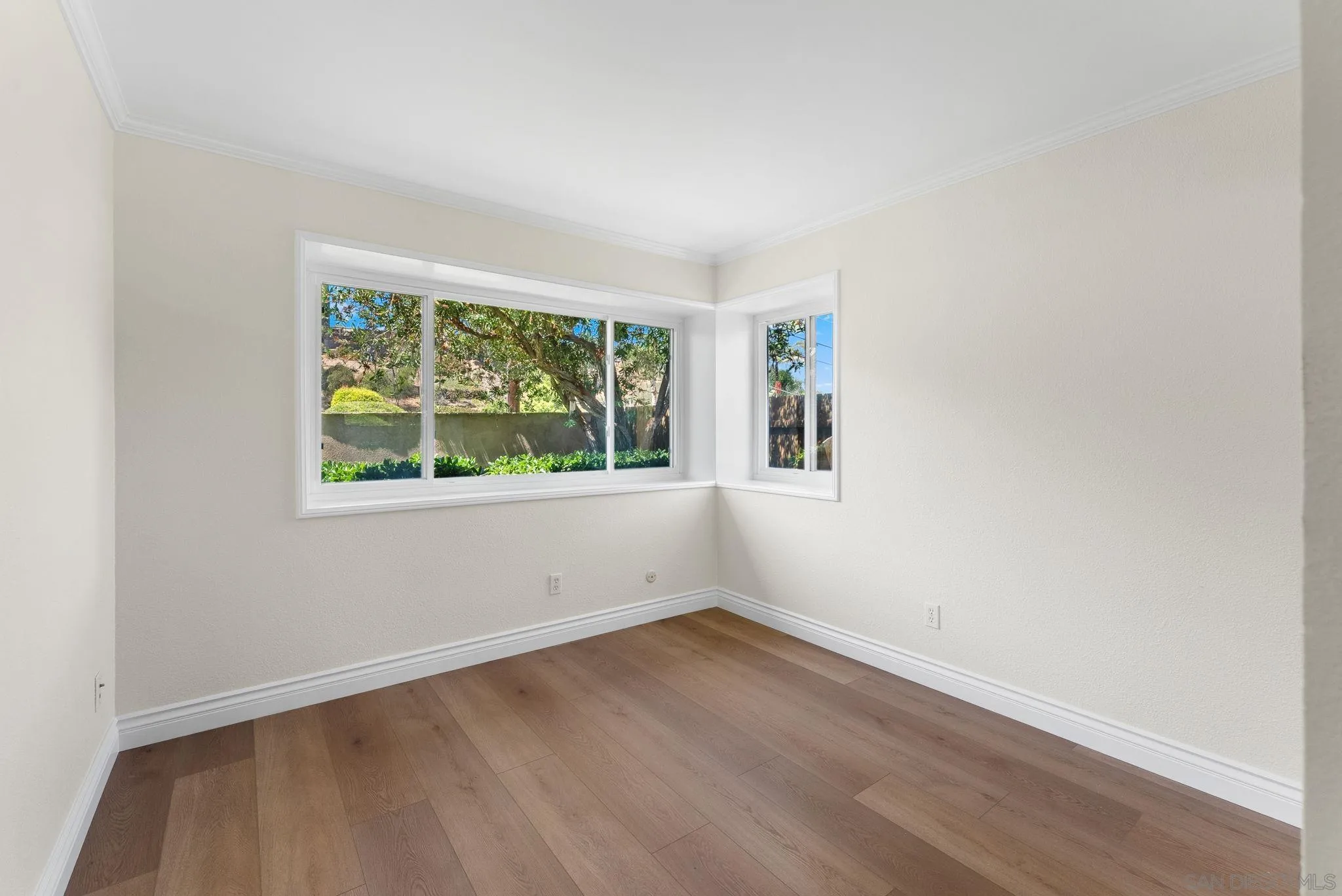 https://cdn.realtyfeed.com/cdn/127/250037452/6a4d4b5906f04674160b4ef351076403.webp