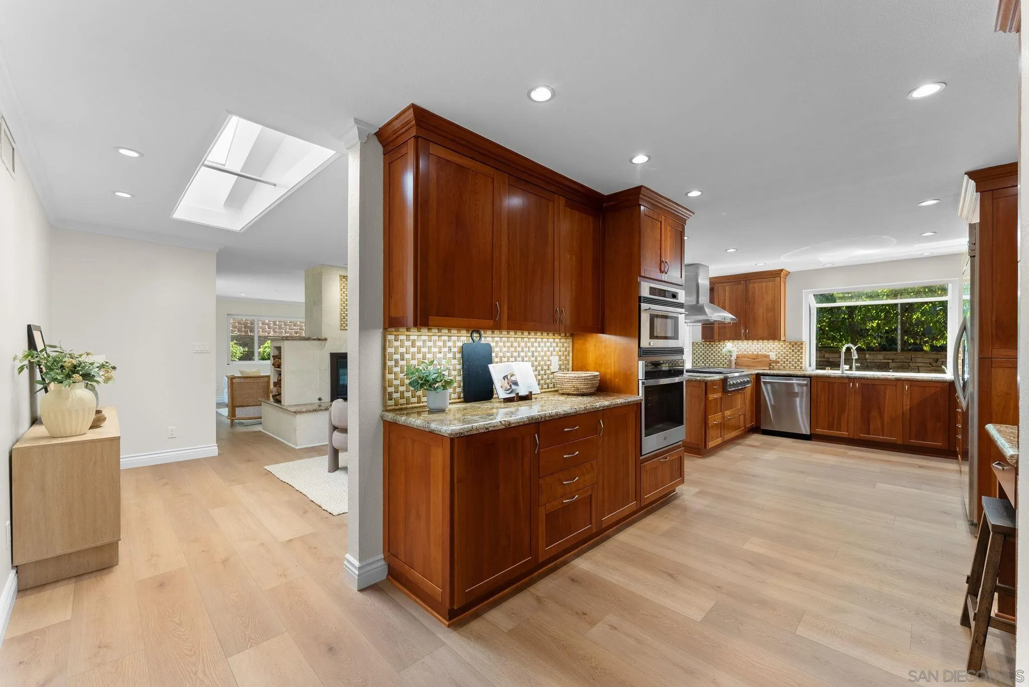 https://cdn.realtyfeed.com/cdn/127/250037452/f784cb8d8e78f5b30629a0bf3837b476.webp
