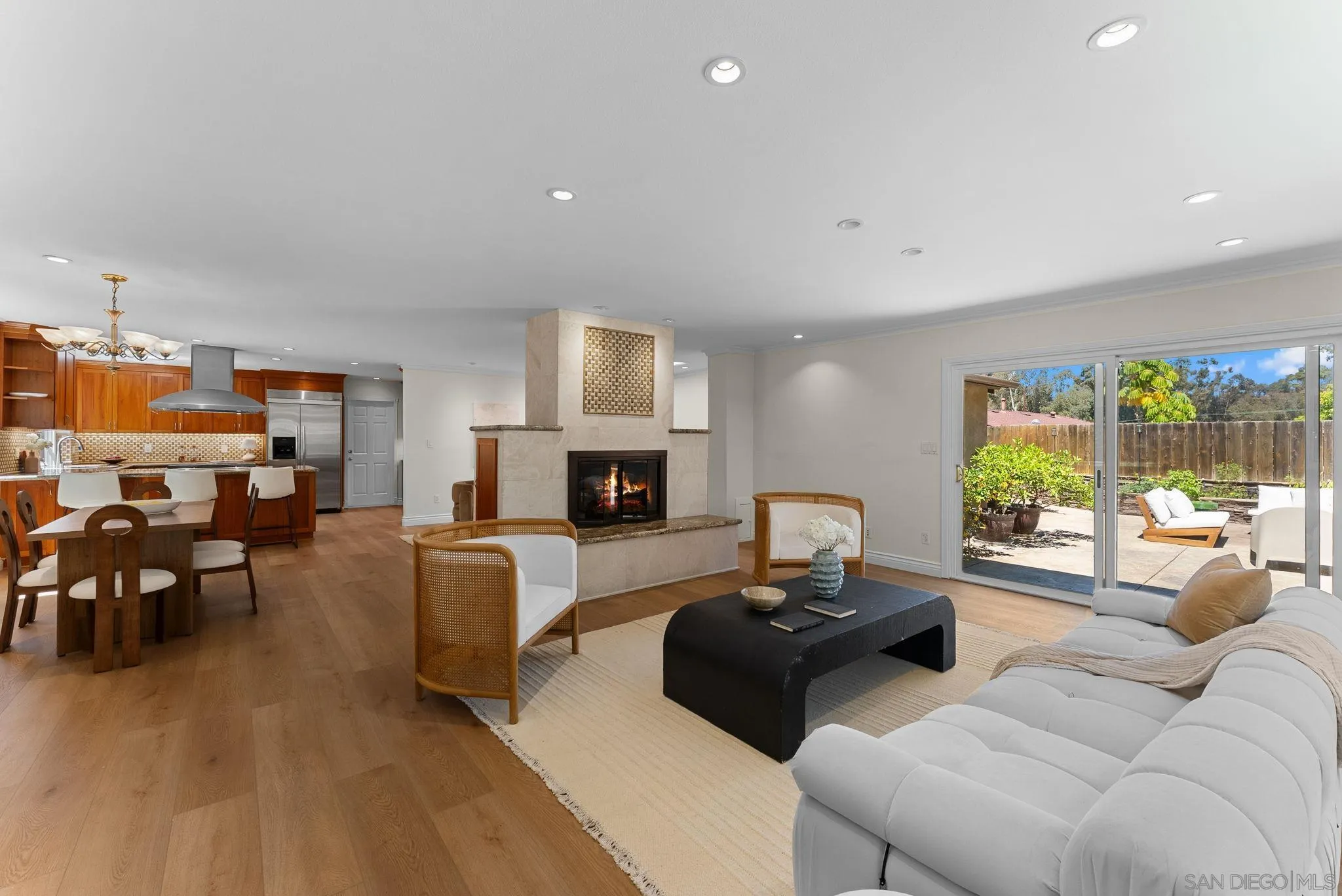https://cdn.realtyfeed.com/cdn/127/250037452/fbe5ca070075d399986560590d83490b.webp