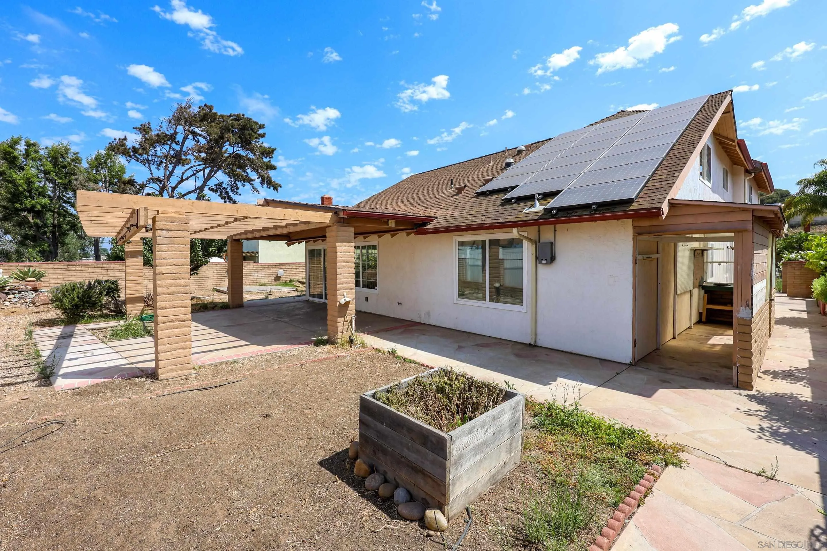 https://cdn.realtyfeed.com/cdn/127/250037453/28ba9711f084c5752aa3fc7e4c594b8f.webp
