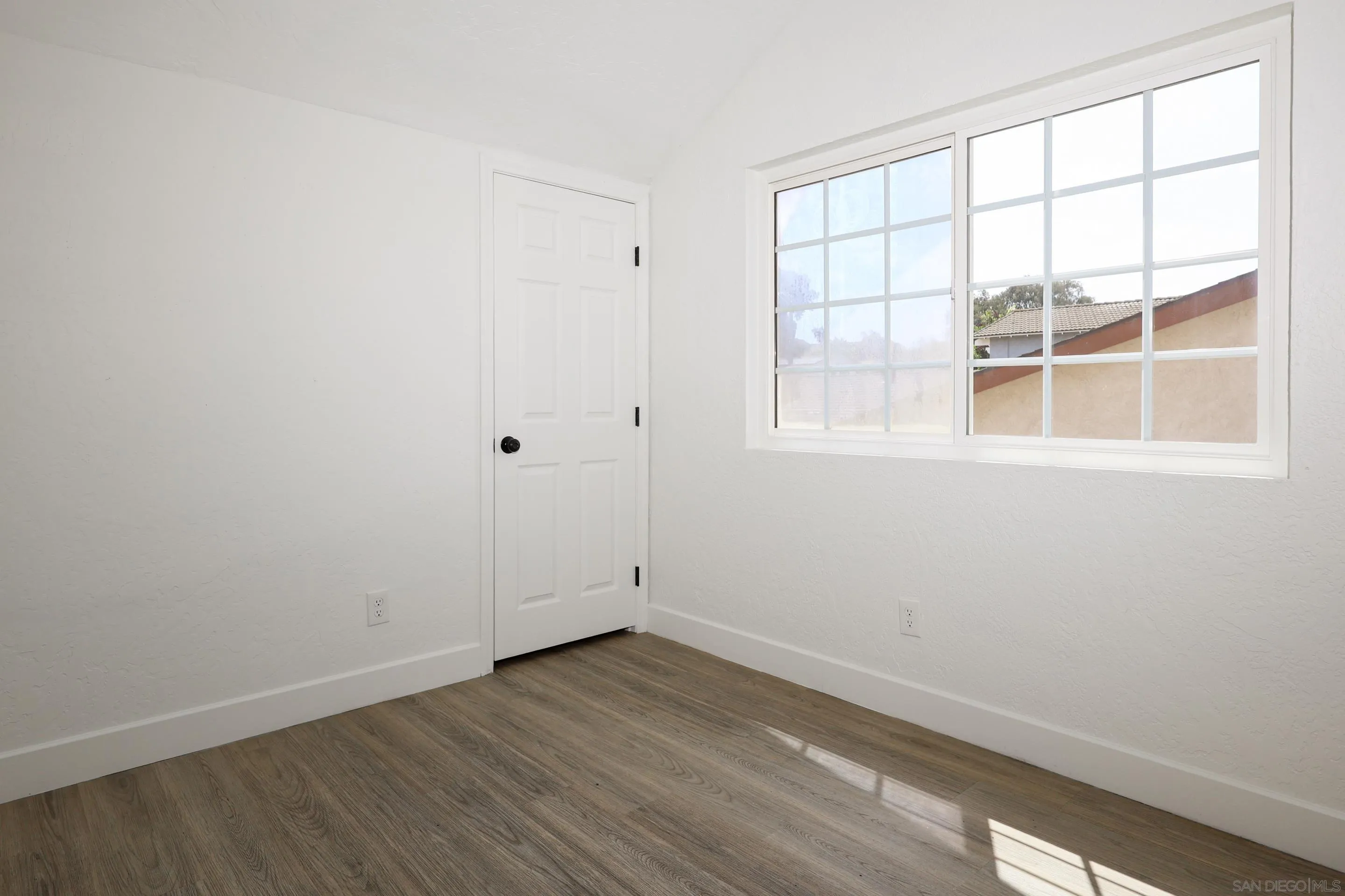 https://cdn.realtyfeed.com/cdn/127/250037453/3e6bfd4a95bf9cc58a10eb1a91eaadc0.webp