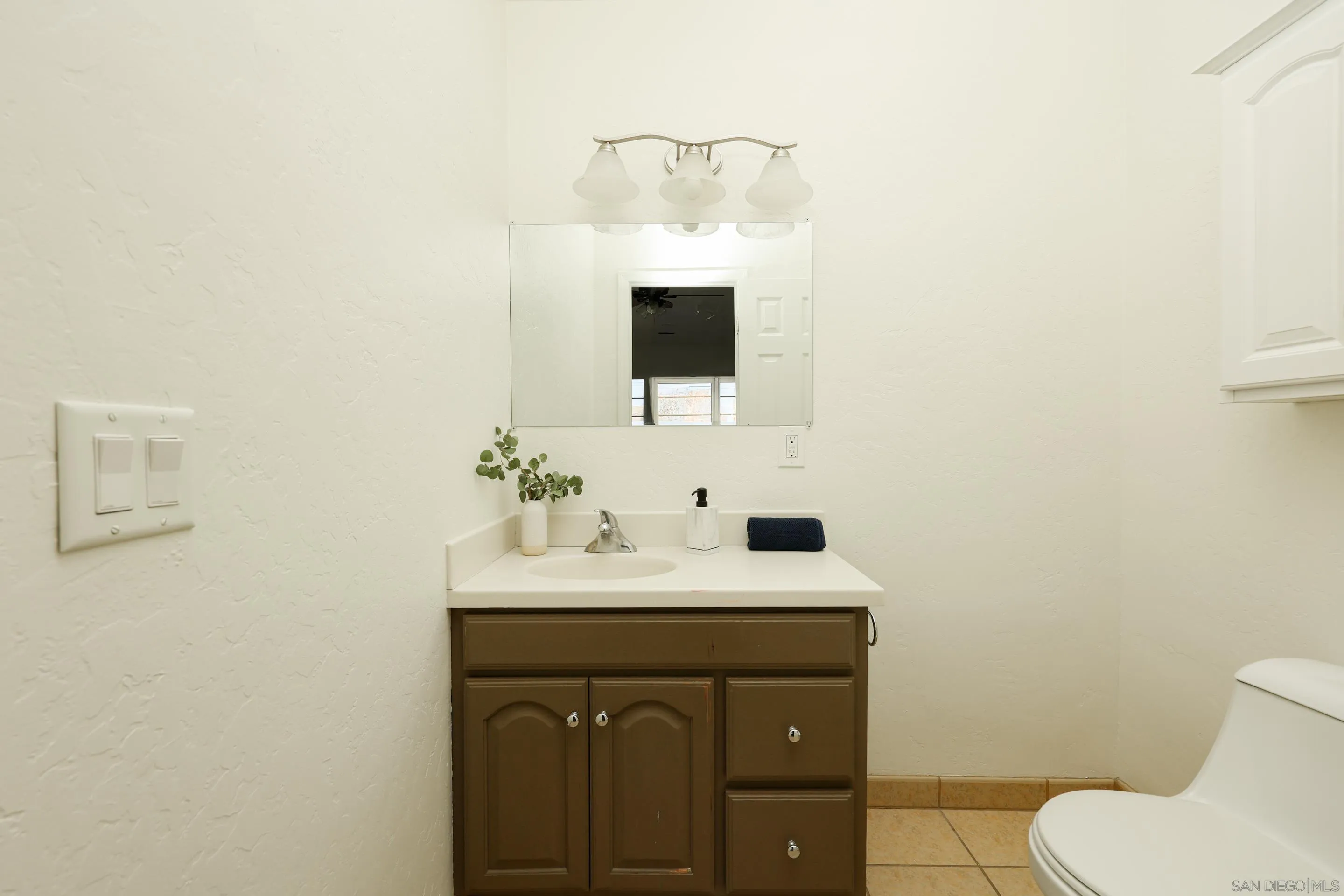 https://cdn.realtyfeed.com/cdn/127/250037453/8c8452760083dfac0d1564277fe20e51.webp