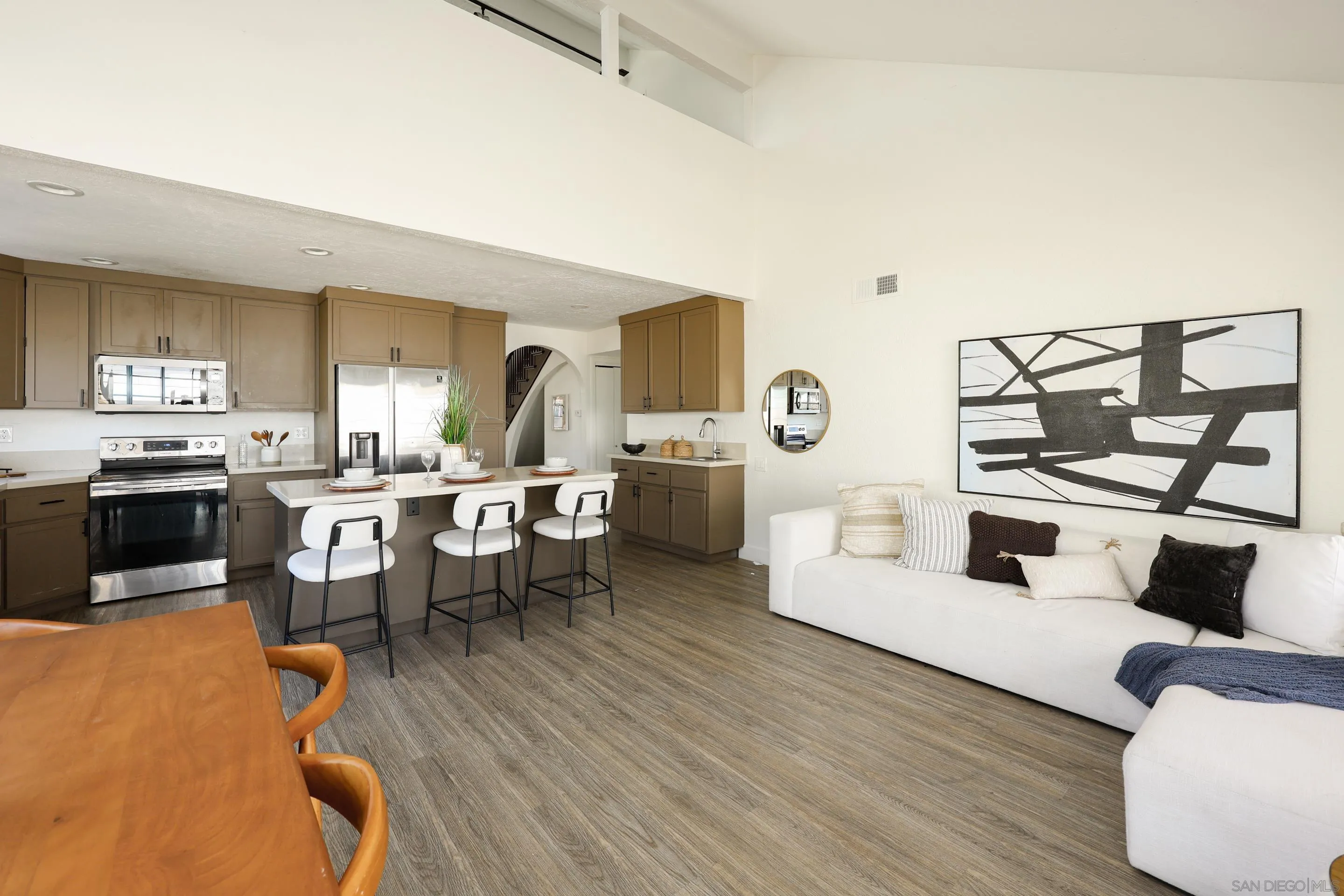 https://cdn.realtyfeed.com/cdn/127/250037453/95d6530786d5260c121e030af967c030.webp