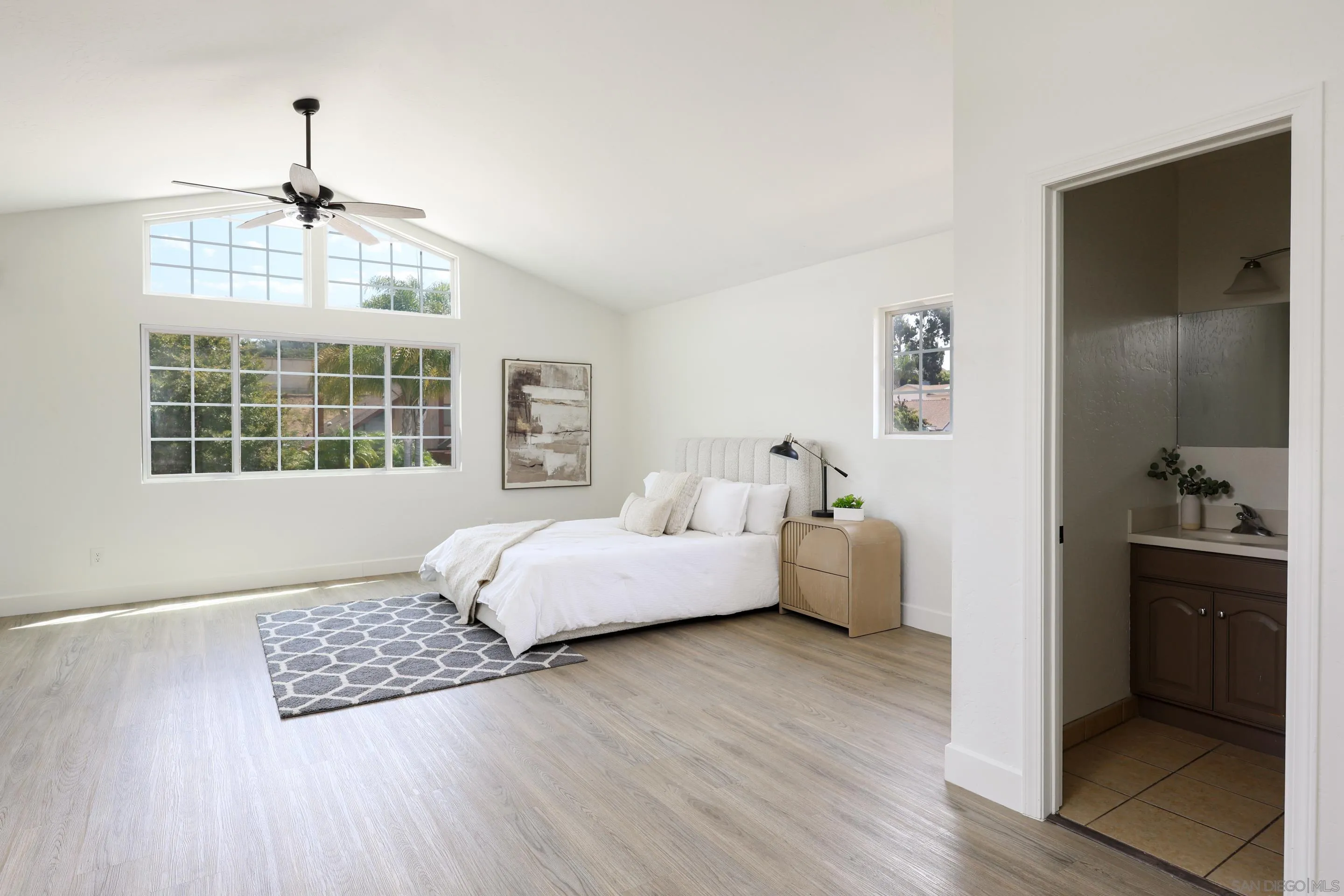 https://cdn.realtyfeed.com/cdn/127/250037453/b5195af1c2f6d87702b3a5e0afb90865.webp