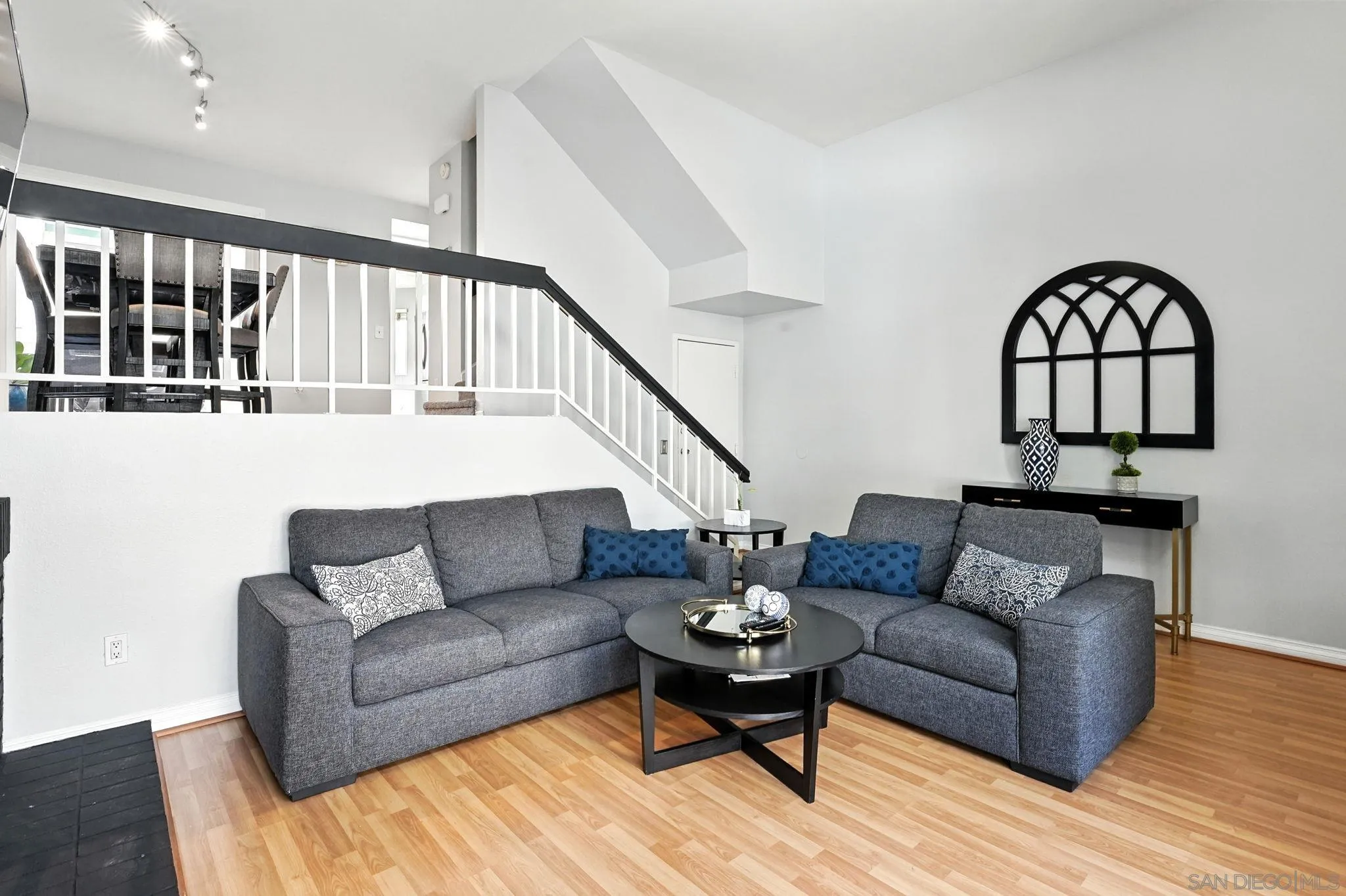 Photo #4: 250037456 Listing 