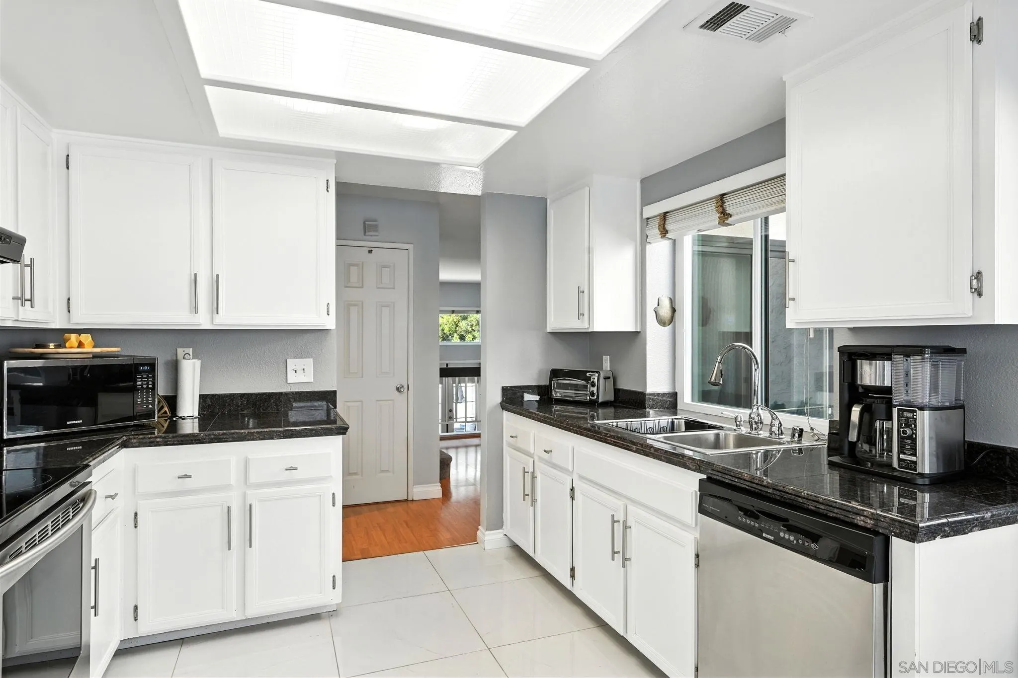https://cdn.realtyfeed.com/cdn/127/250037456/56462b872365ec24dec4fe50a571584d.webp