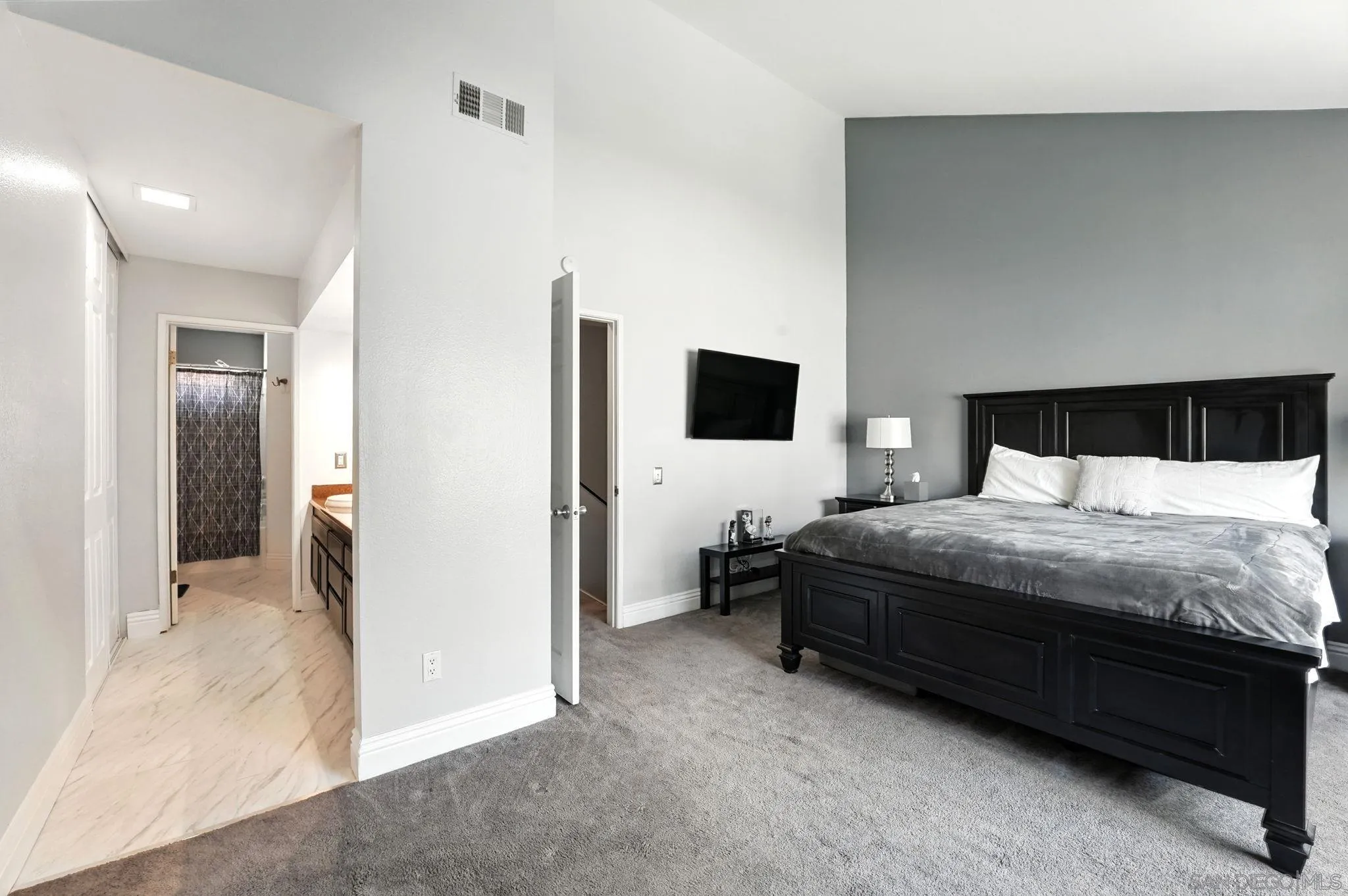 https://cdn.realtyfeed.com/cdn/127/250037456/88a0106c26562b72eef62a04aa769156.webp