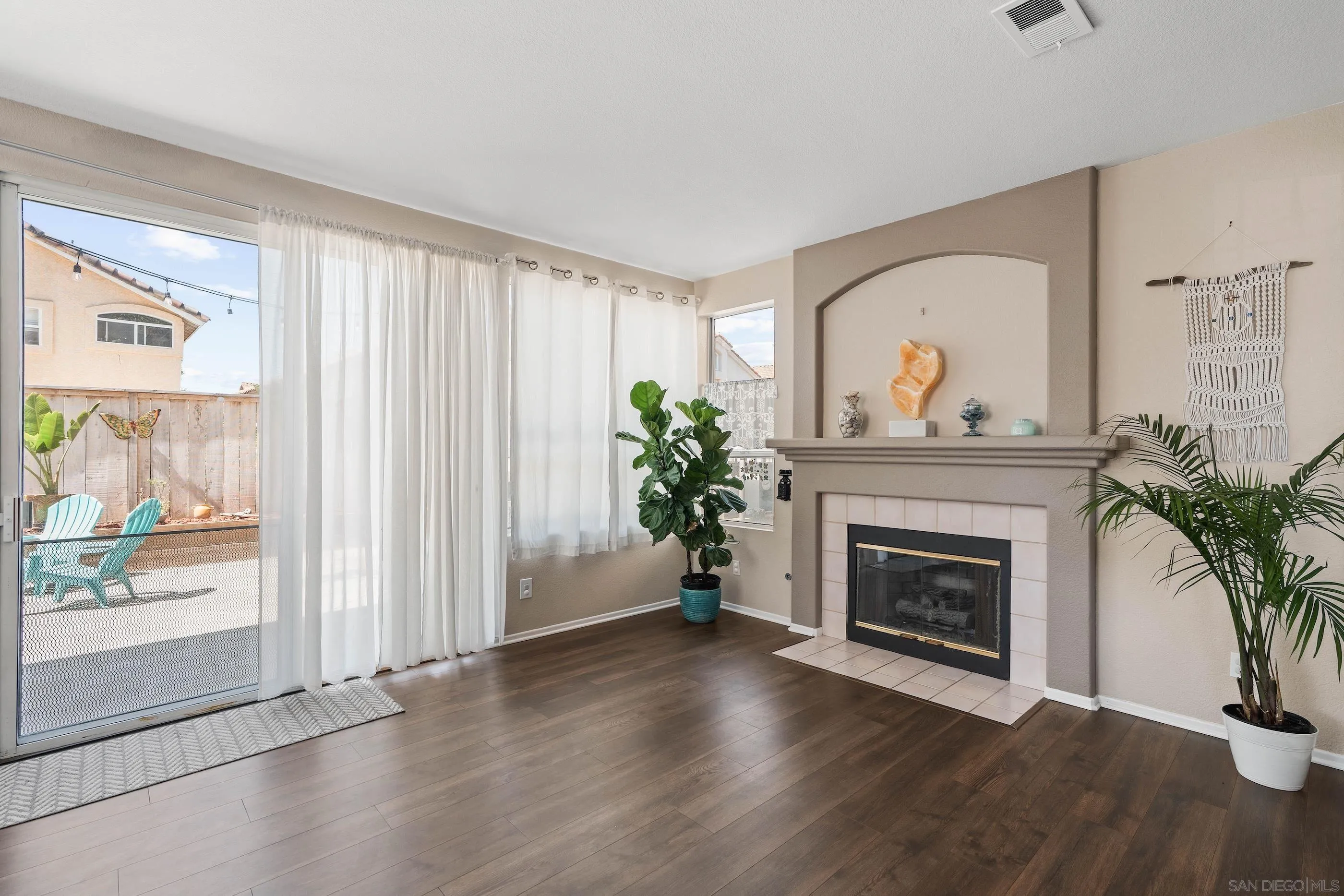 https://cdn.realtyfeed.com/cdn/127/250037458/3e6b1196eeb1b4c4c4d96bd19721a2b0.webp