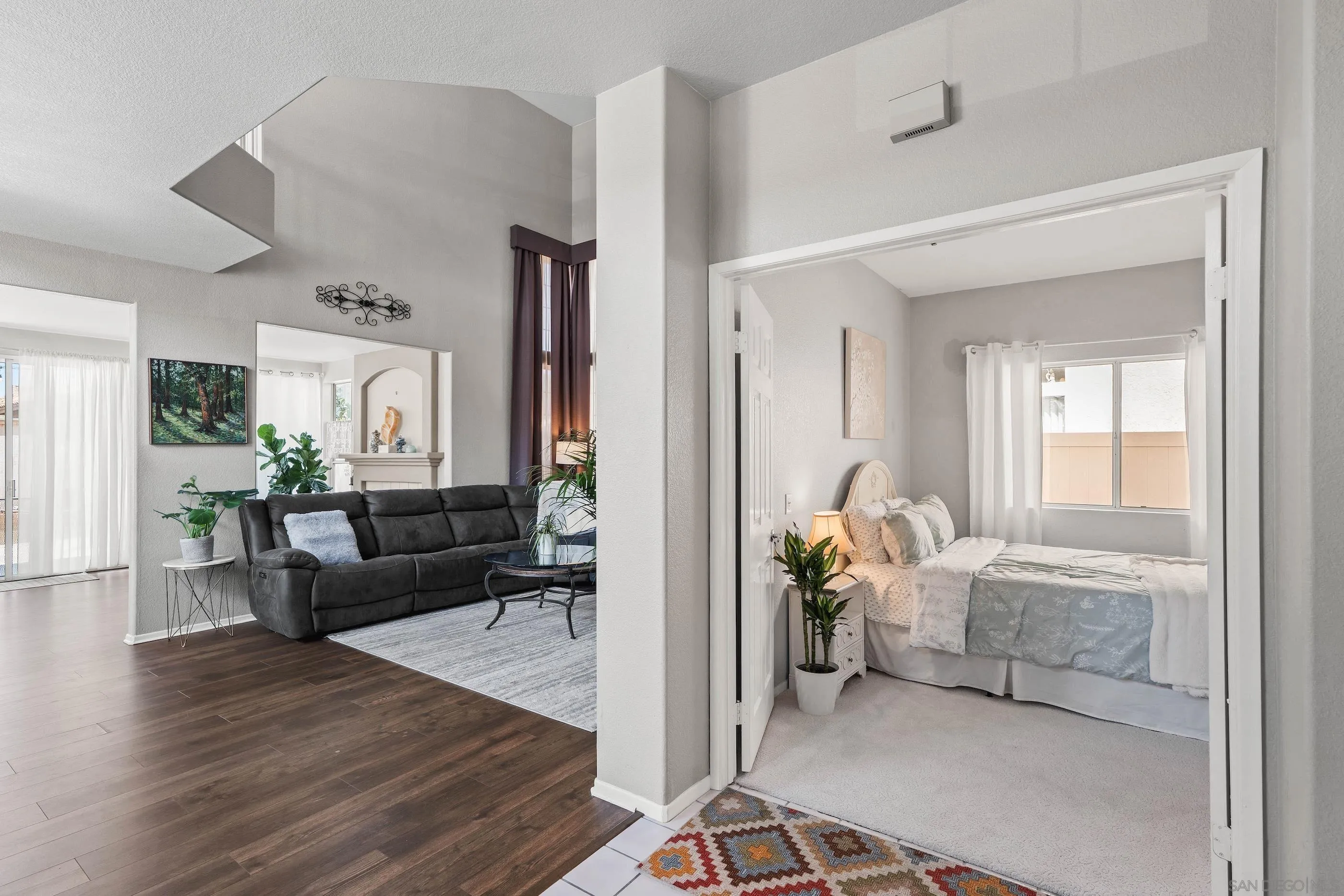 https://cdn.realtyfeed.com/cdn/127/250037458/549905af4281edd462a6442cb47a8b7b.webp