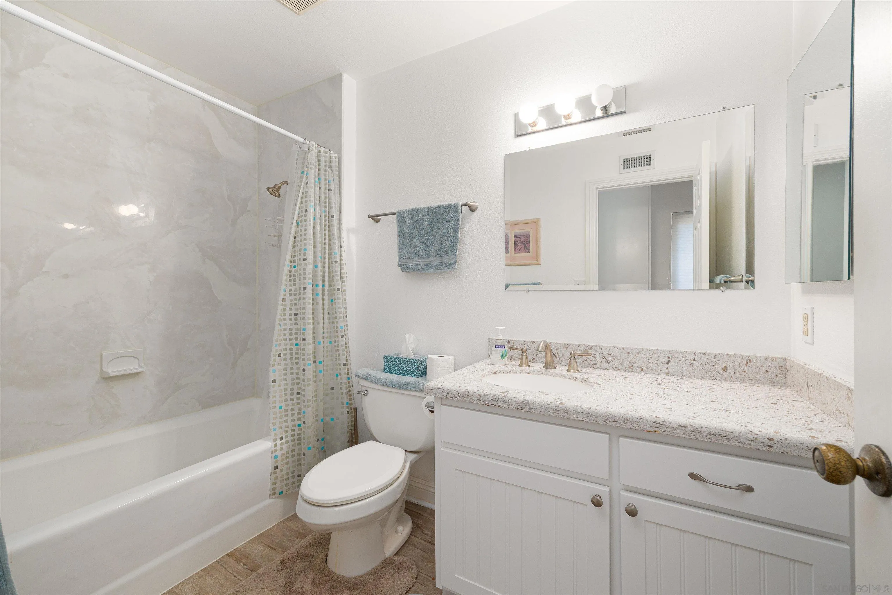 https://cdn.realtyfeed.com/cdn/127/250037459/2c337169c53a6afd1cfd571d4fa1059c.webp